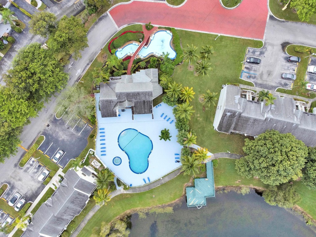 Summer Lakes Condo - Residential