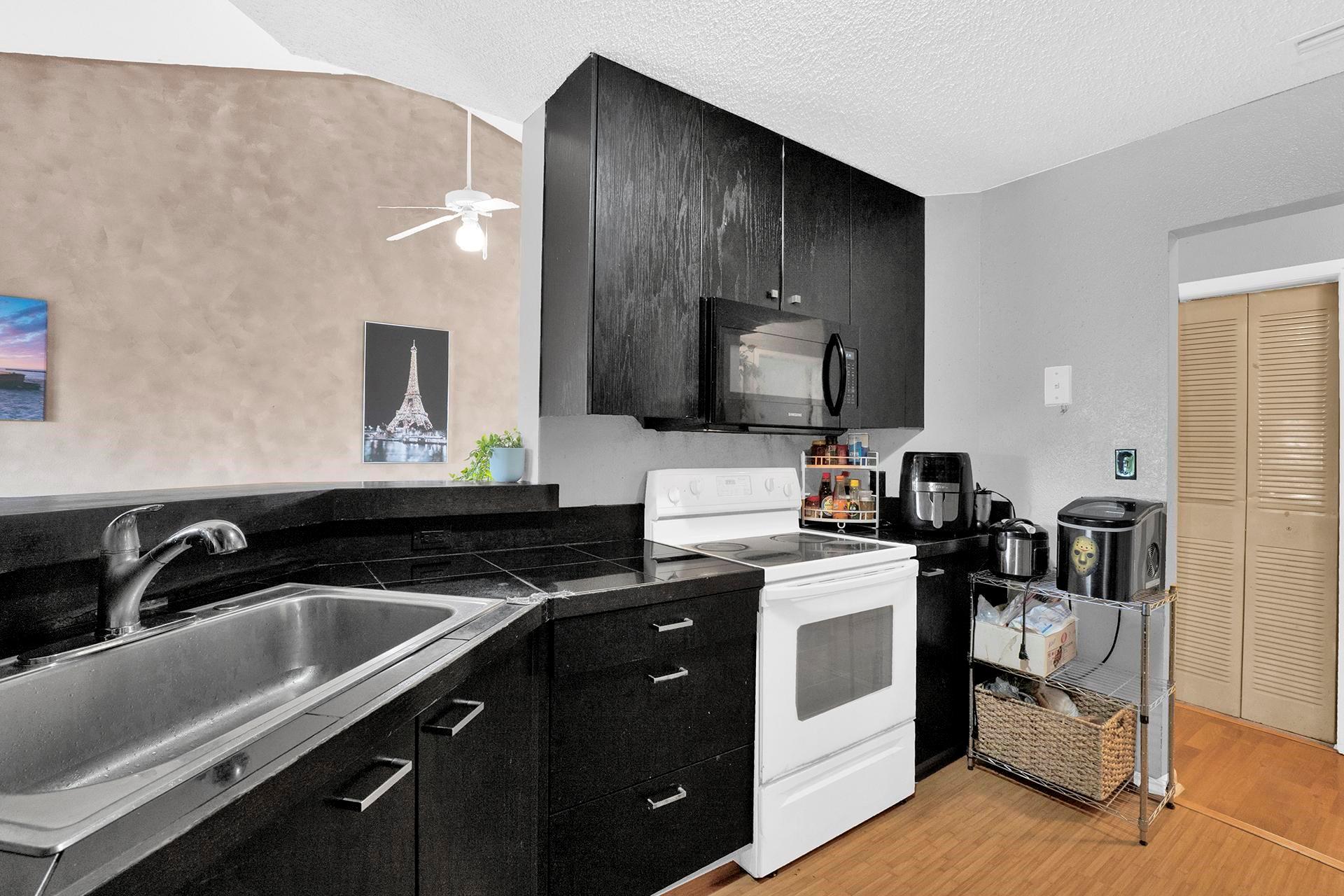 Summer Lakes Condo - Residential