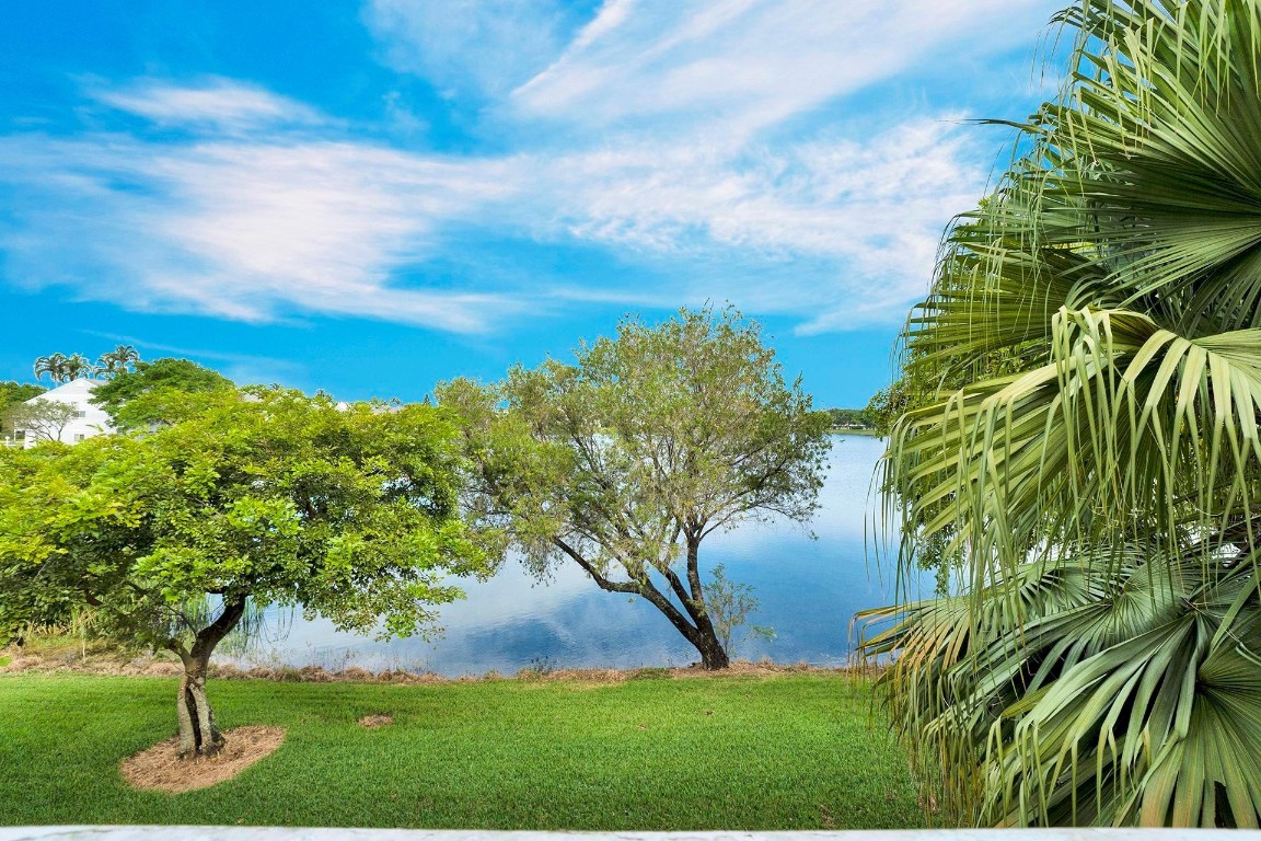 Summer Lakes Condo - Residential