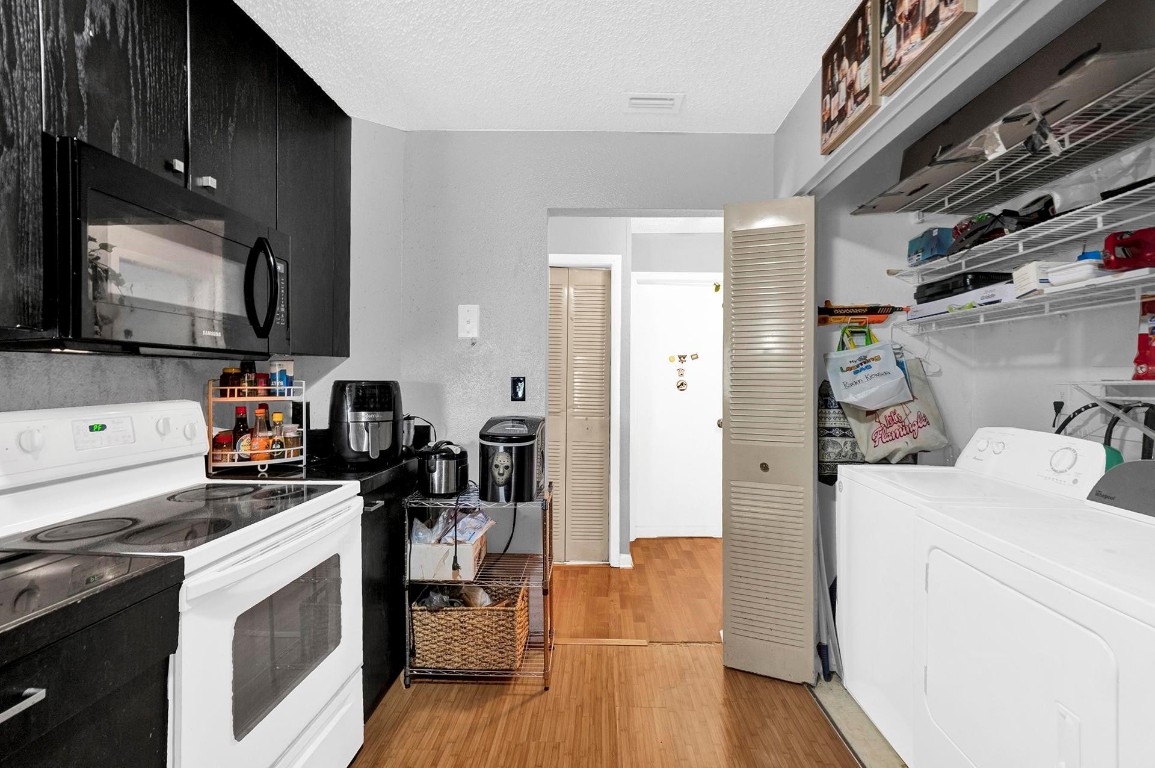 Summer Lakes Condo - Residential