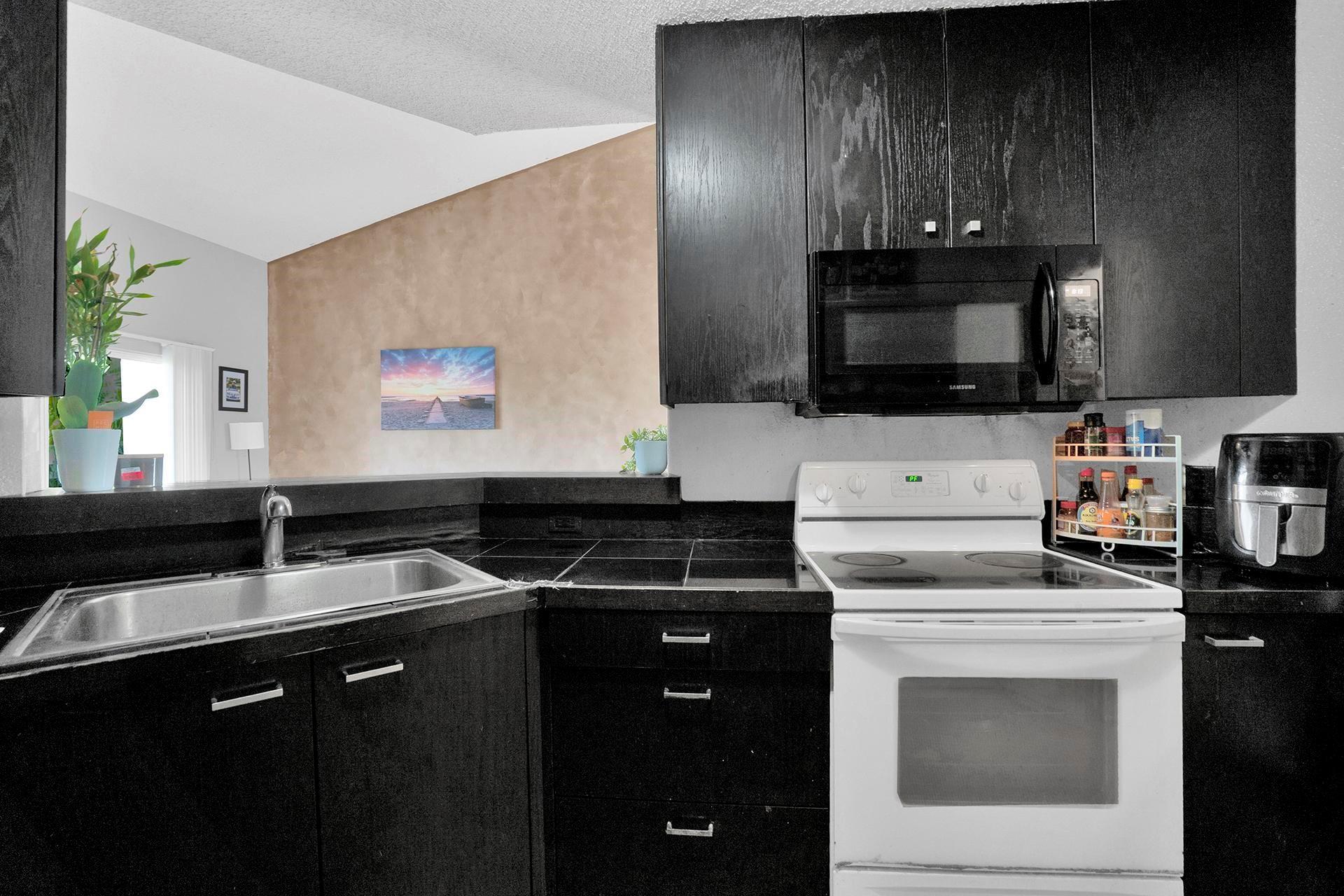 Summer Lakes Condo - Residential