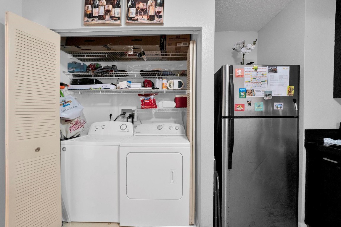 Summer Lakes Condo - Residential