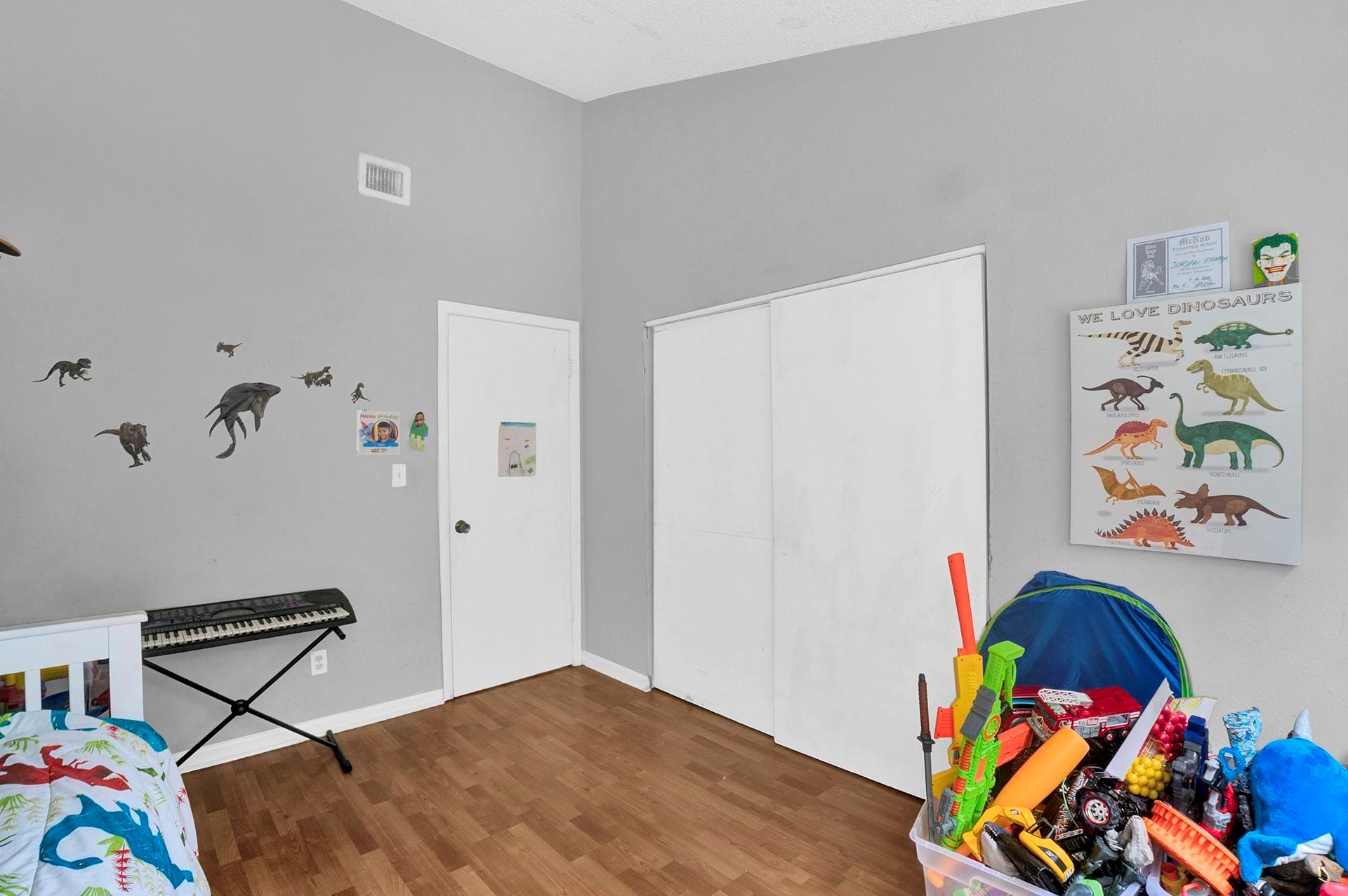 Summer Lakes Condo - Residential