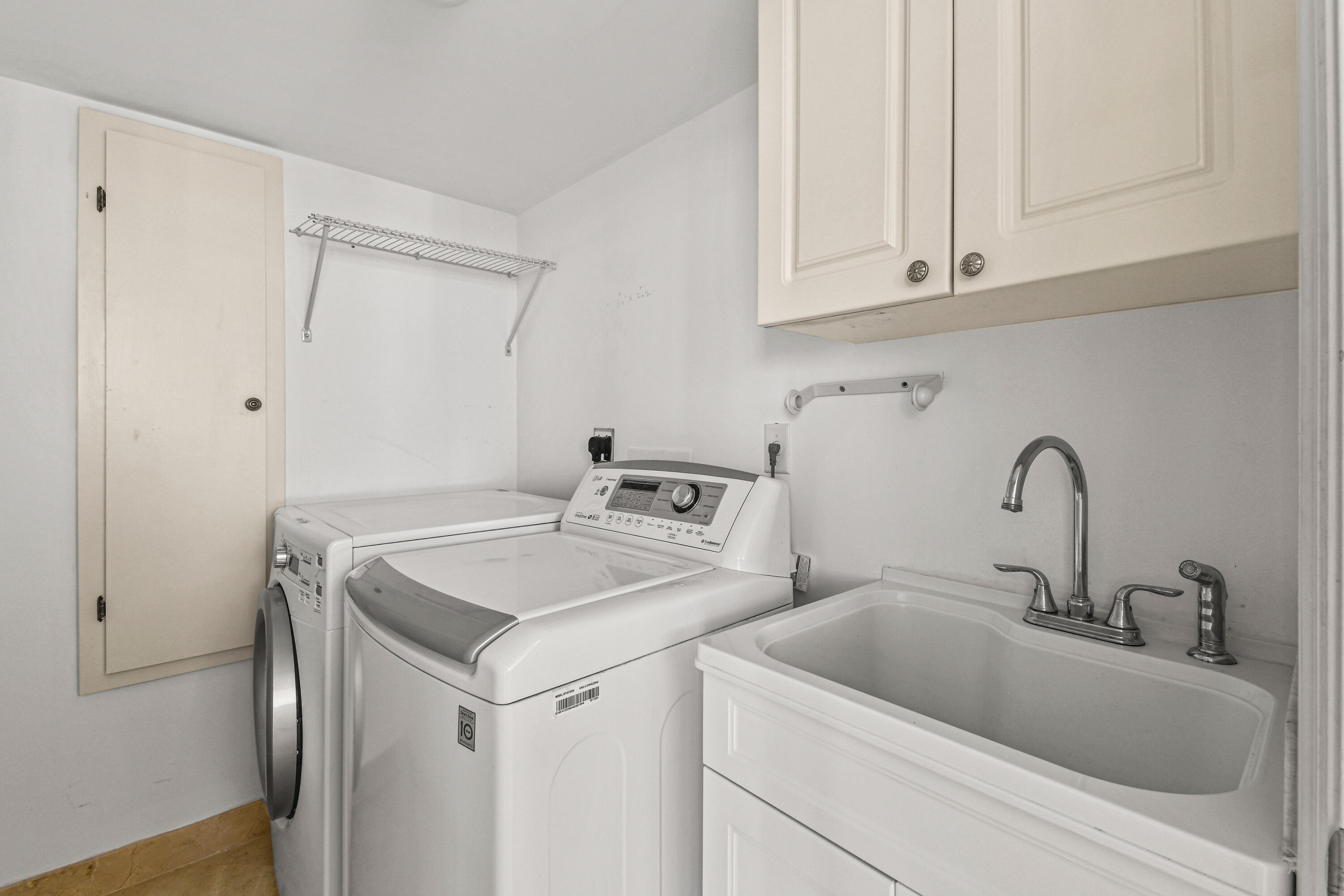 Eastpointe II Condo - Residential