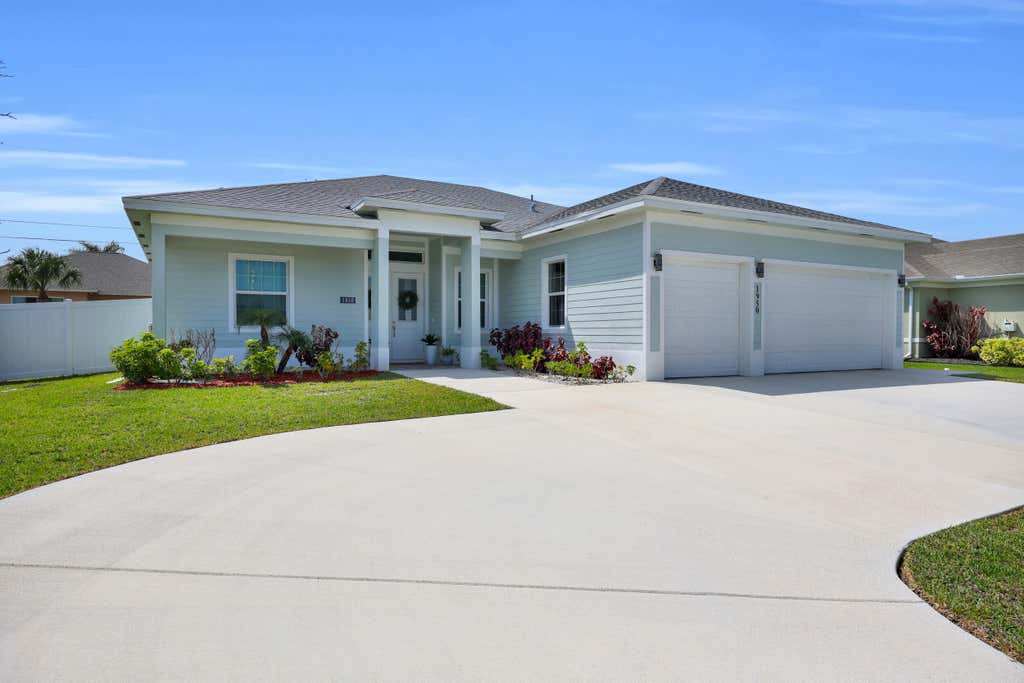Photo of 1950 SW Glendale Street, Port Saint Lucie, FL 34987 (MLS # B26023172)