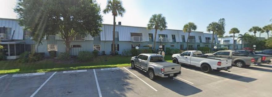 First floor unit in POPPLETON CREEK Community with your own yard space. 2 bedrooms 2 bath. Tile floor throughout. Great location close to downtown Stuart and shopping. Easy commute to I-95.  Community pool and club house. Rent includes basic cable, water, Internet and sewer. Ready to move in