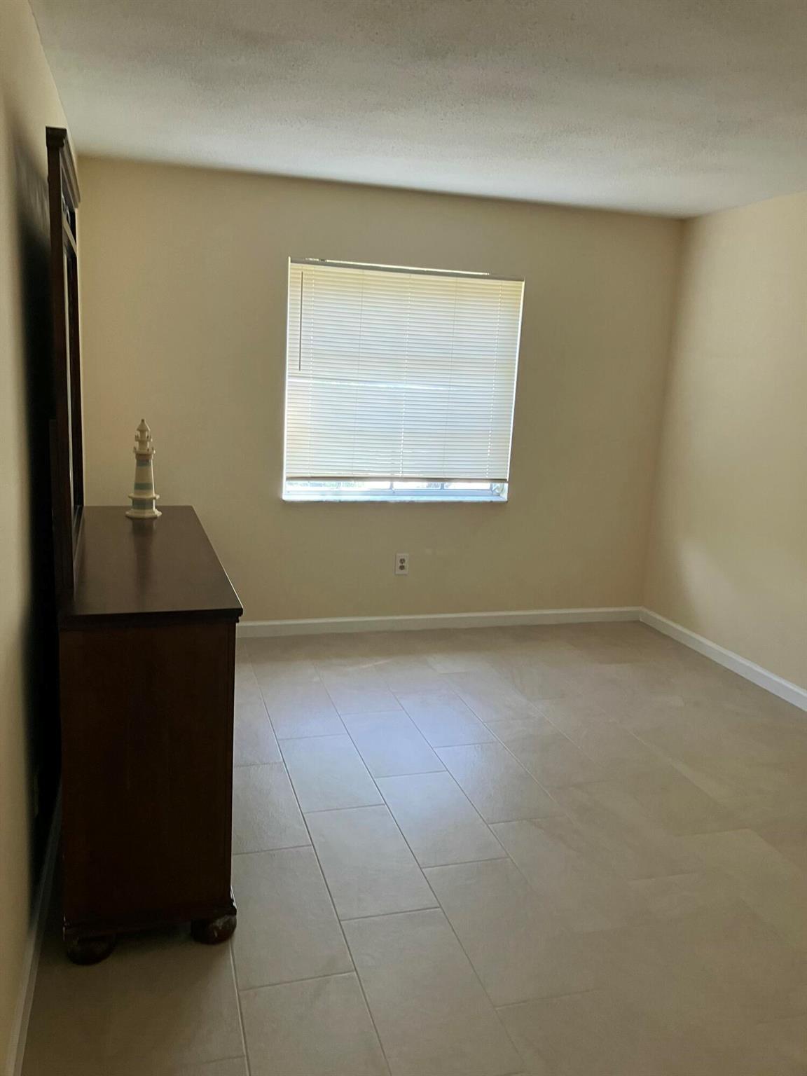 POPPLETON CREEK CONDO - Residential Lease