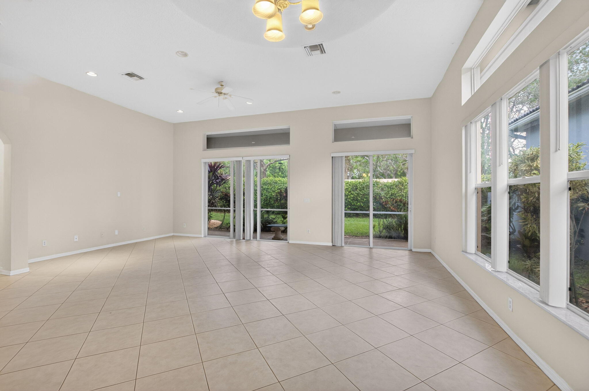 MIZNER FALLS - Residential