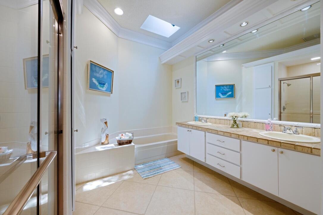 Hamptons at Maplewood - Residential