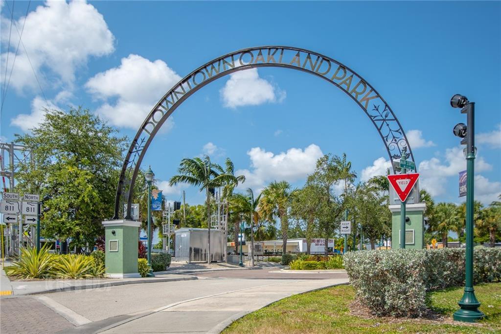 COLLIER ESTATES 4TH ADD - Residential