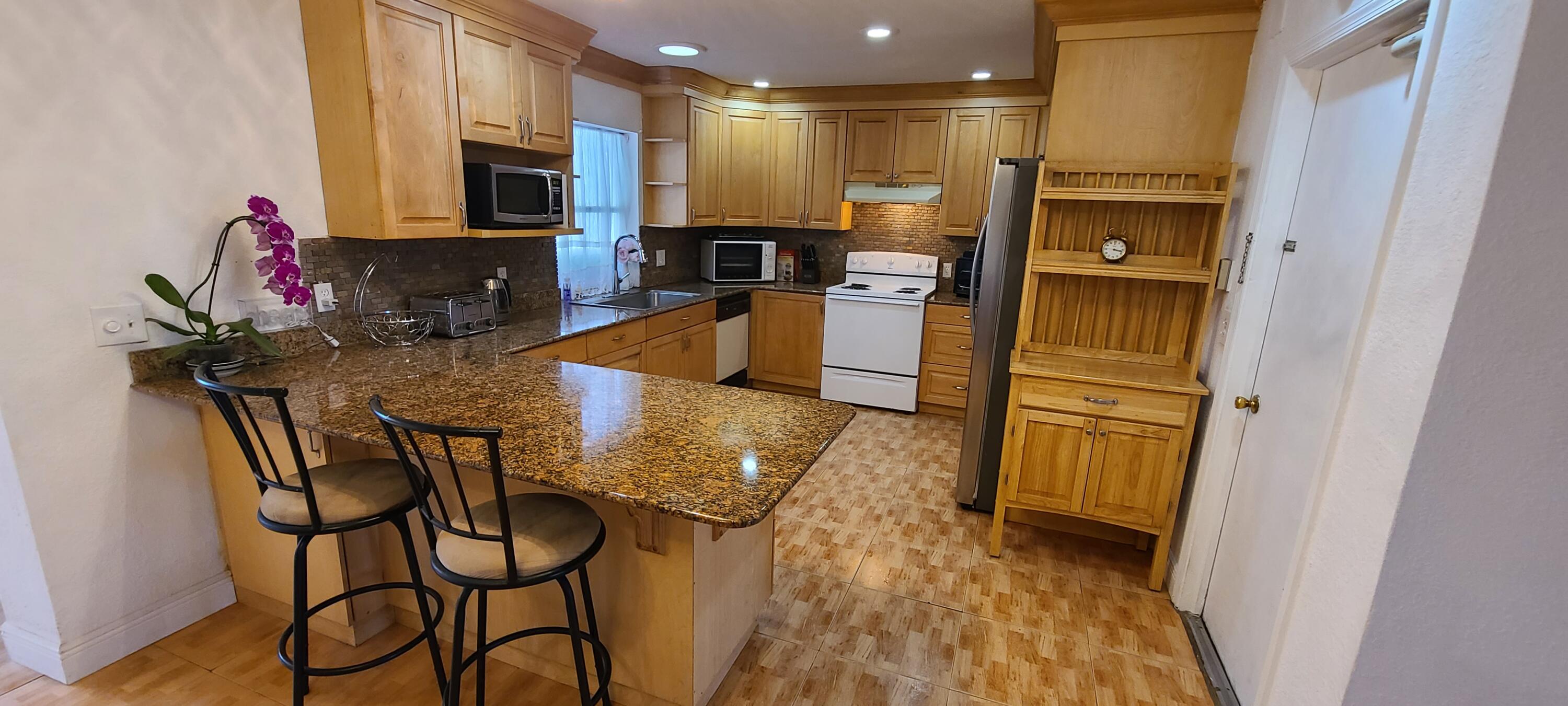 PALM-AIRE VILLAGE 2 SEC ADD 3 - Residential Lease