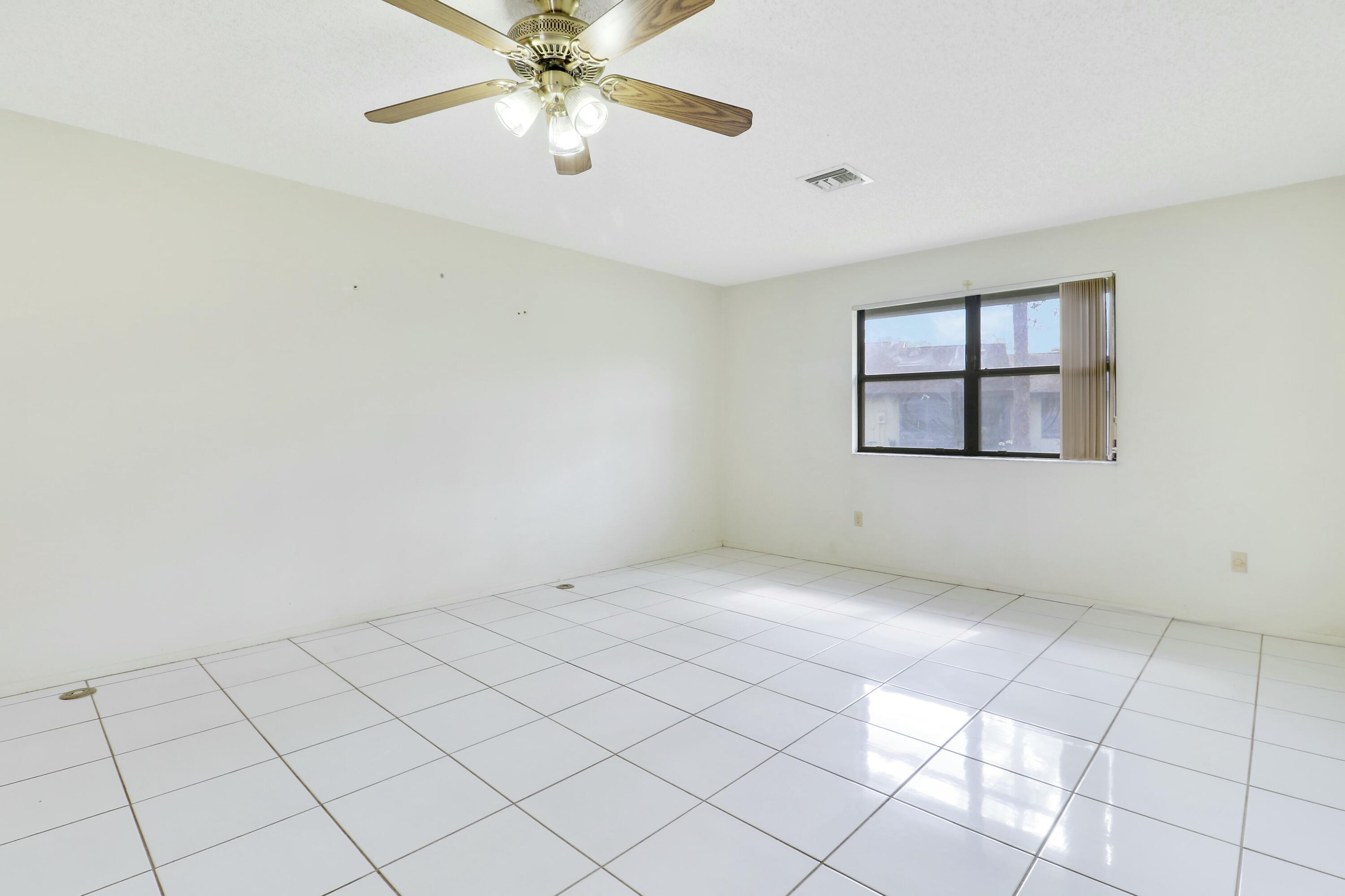 STRATHMORE GATE I UNIT TWO - Residential