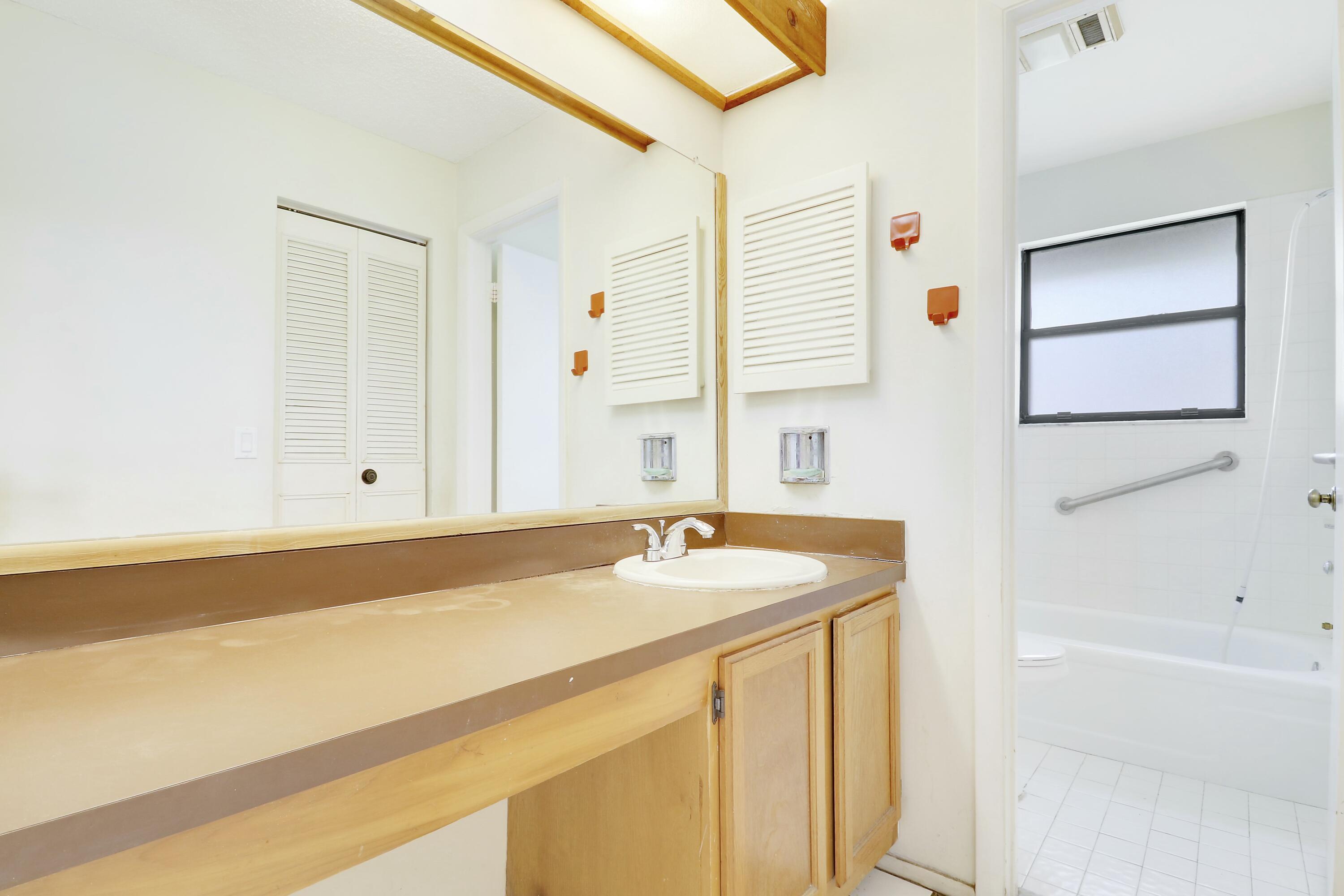 STRATHMORE GATE I UNIT TWO - Residential