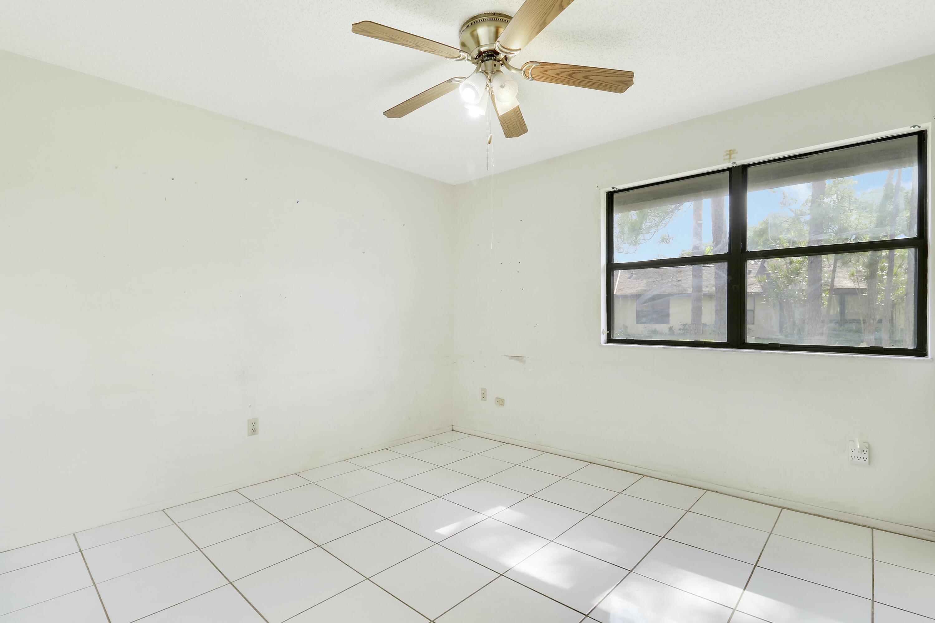 STRATHMORE GATE I UNIT TWO - Residential