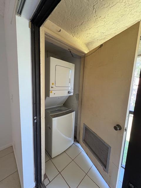 KENSINGTON WALK CONDO - Residential