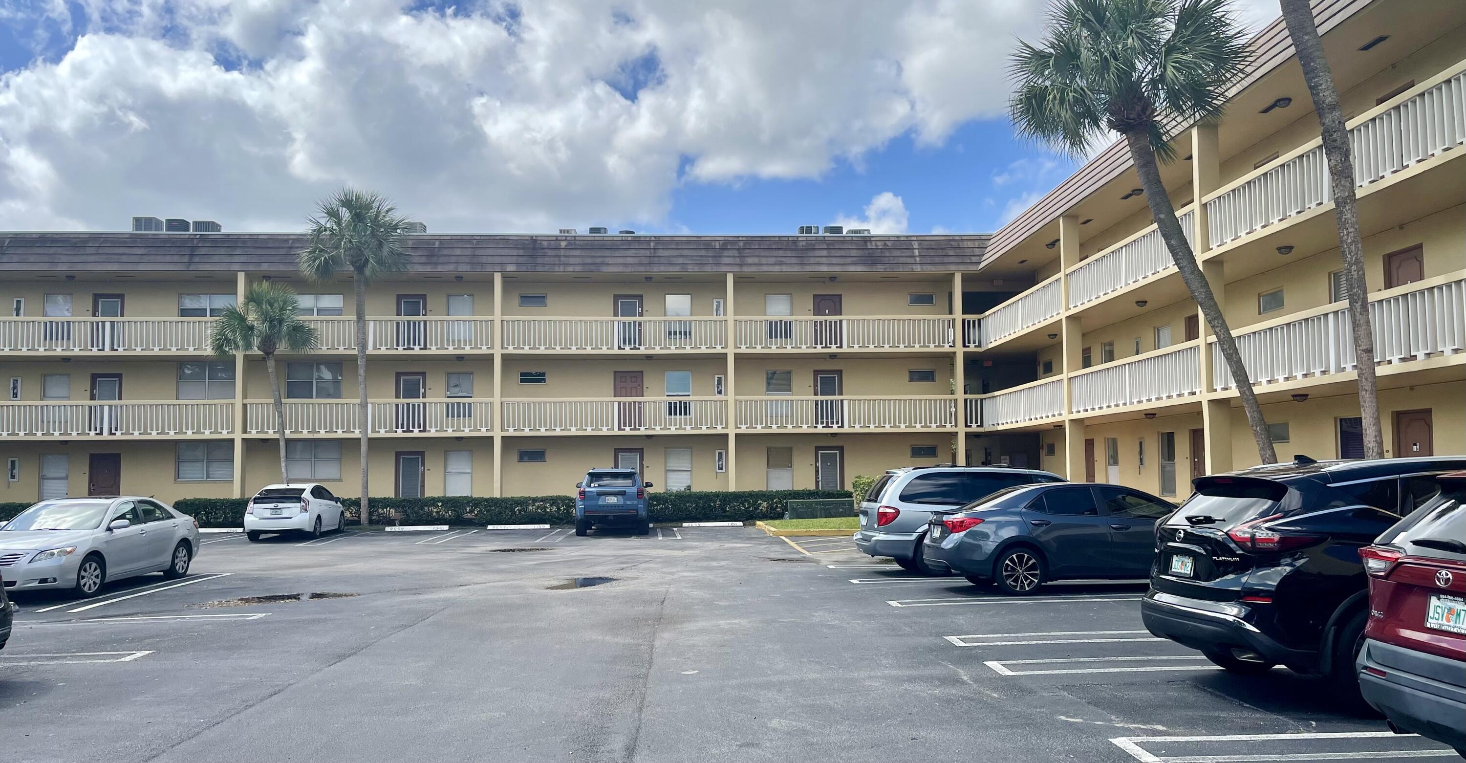 BERMUDA CLUB EIGHT CONDO - Residential