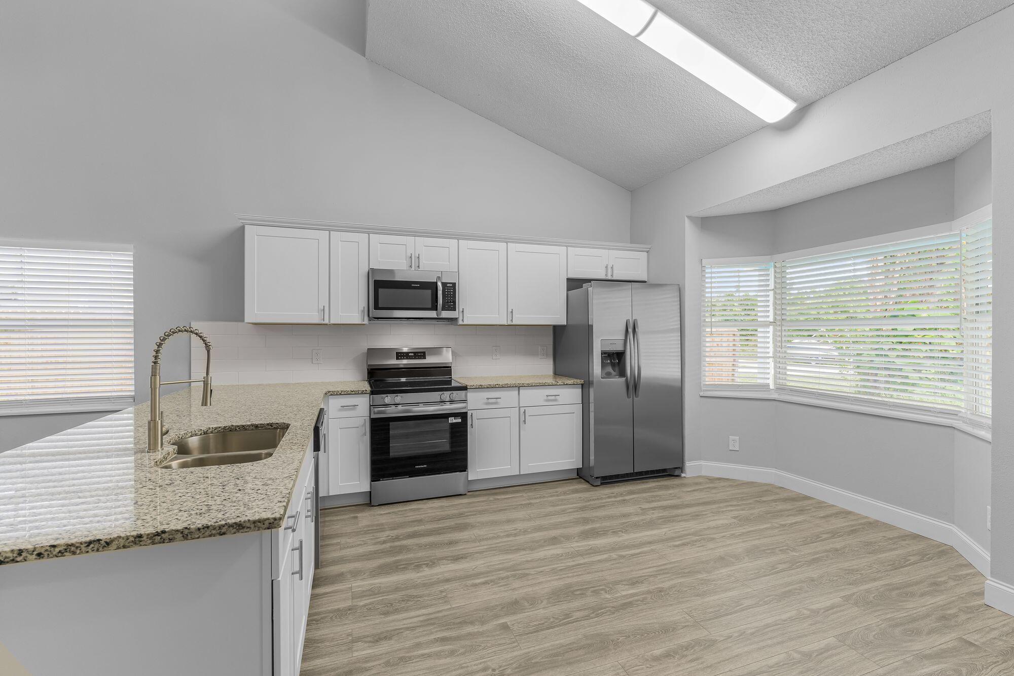1646 3RD Court SW