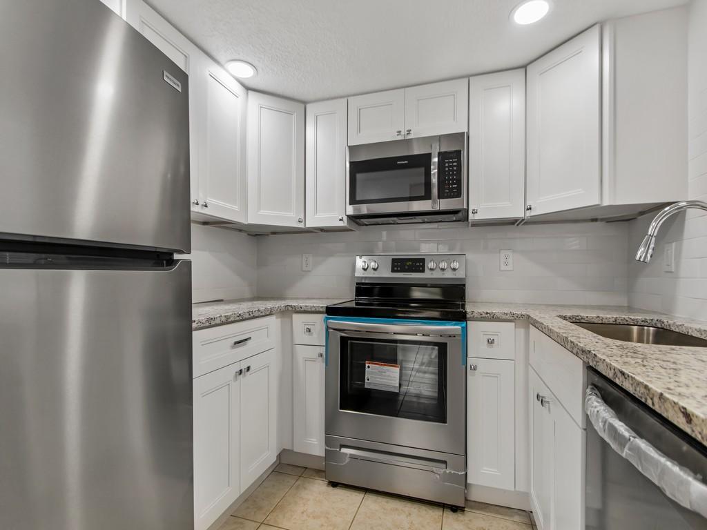 MIDPORT PLACE I, A CONDOMINIUM - Residential