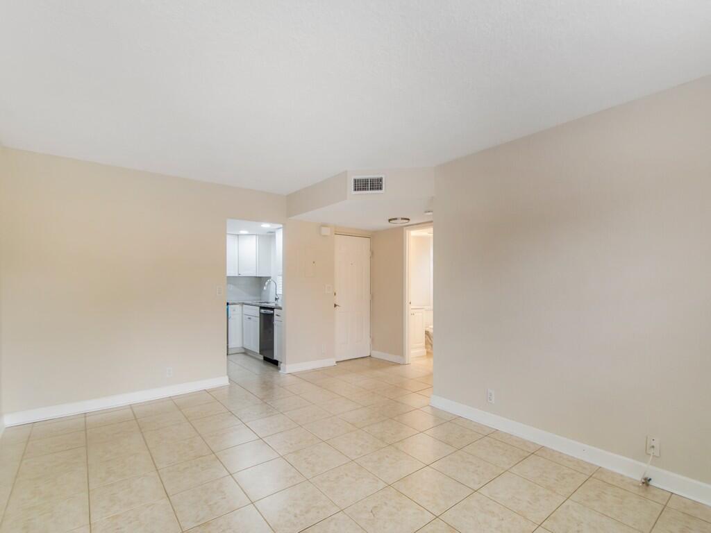 MIDPORT PLACE I, A CONDOMINIUM - Residential