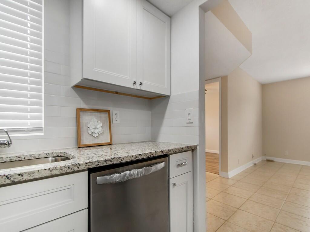 MIDPORT PLACE I, A CONDOMINIUM - Residential