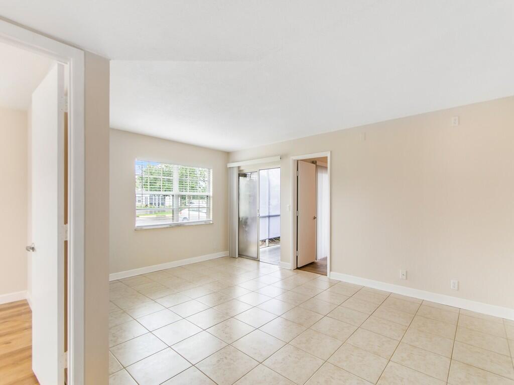 MIDPORT PLACE I, A CONDOMINIUM - Residential