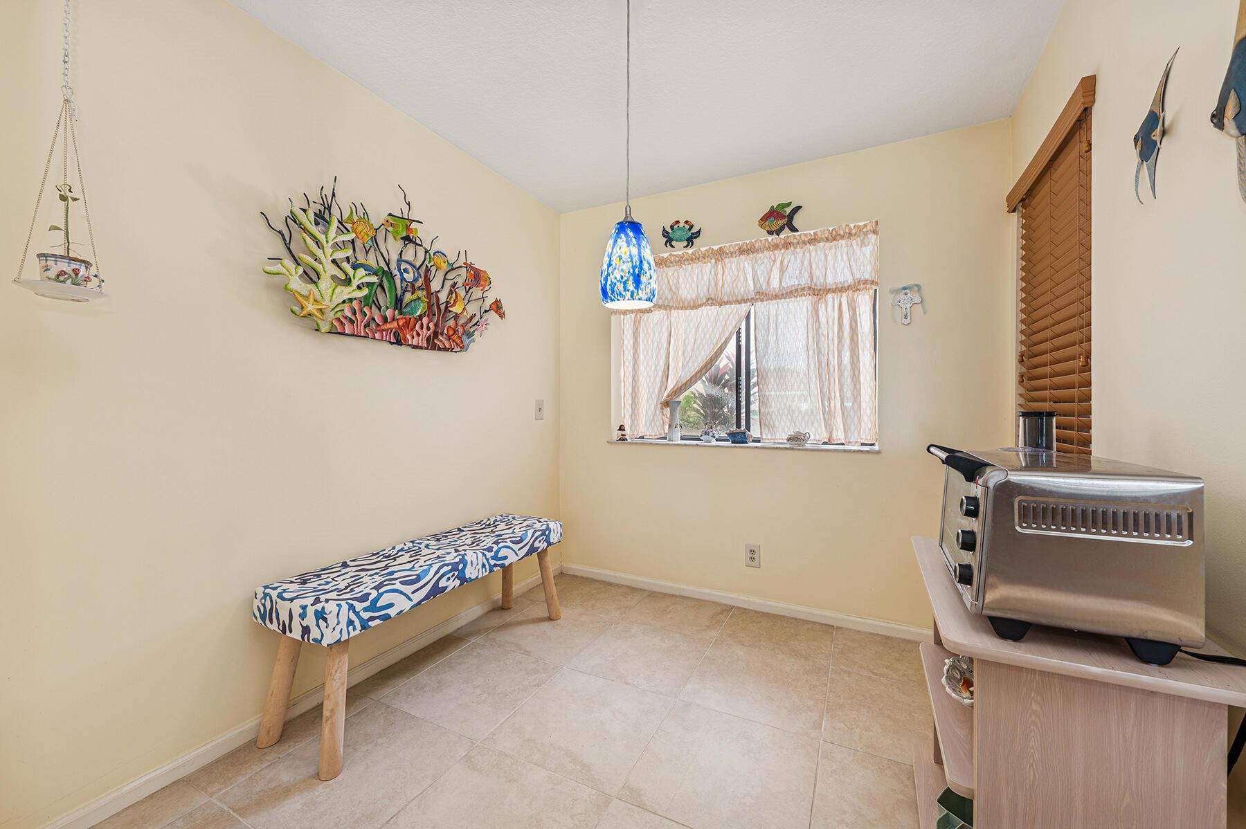 832 Windermere Way