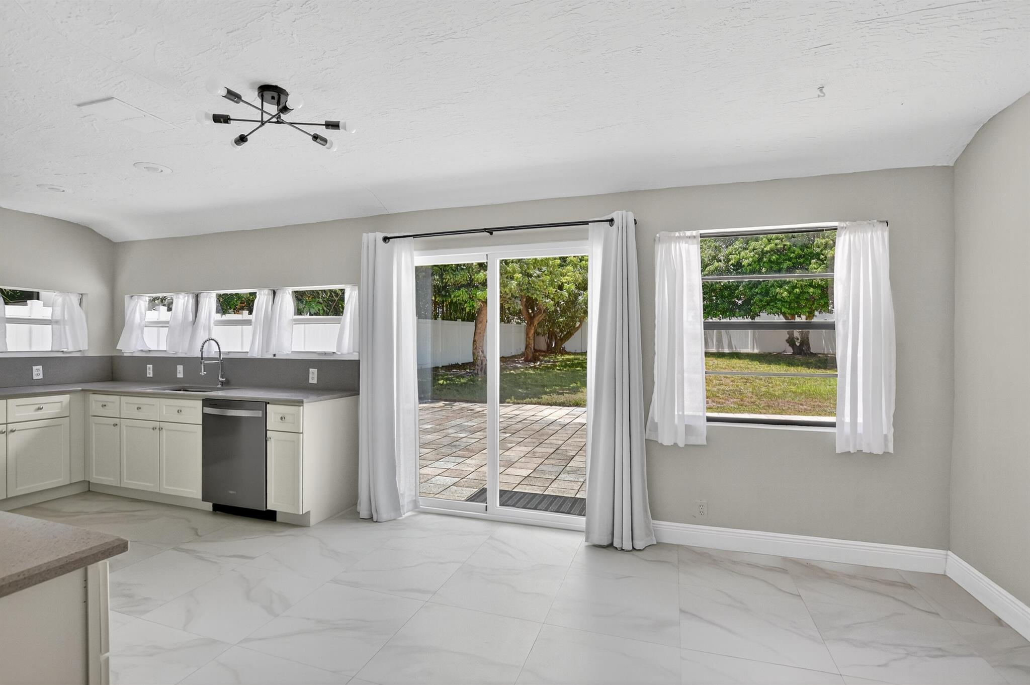 BOCA RATON HILLS SEC 2 - Residential Lease