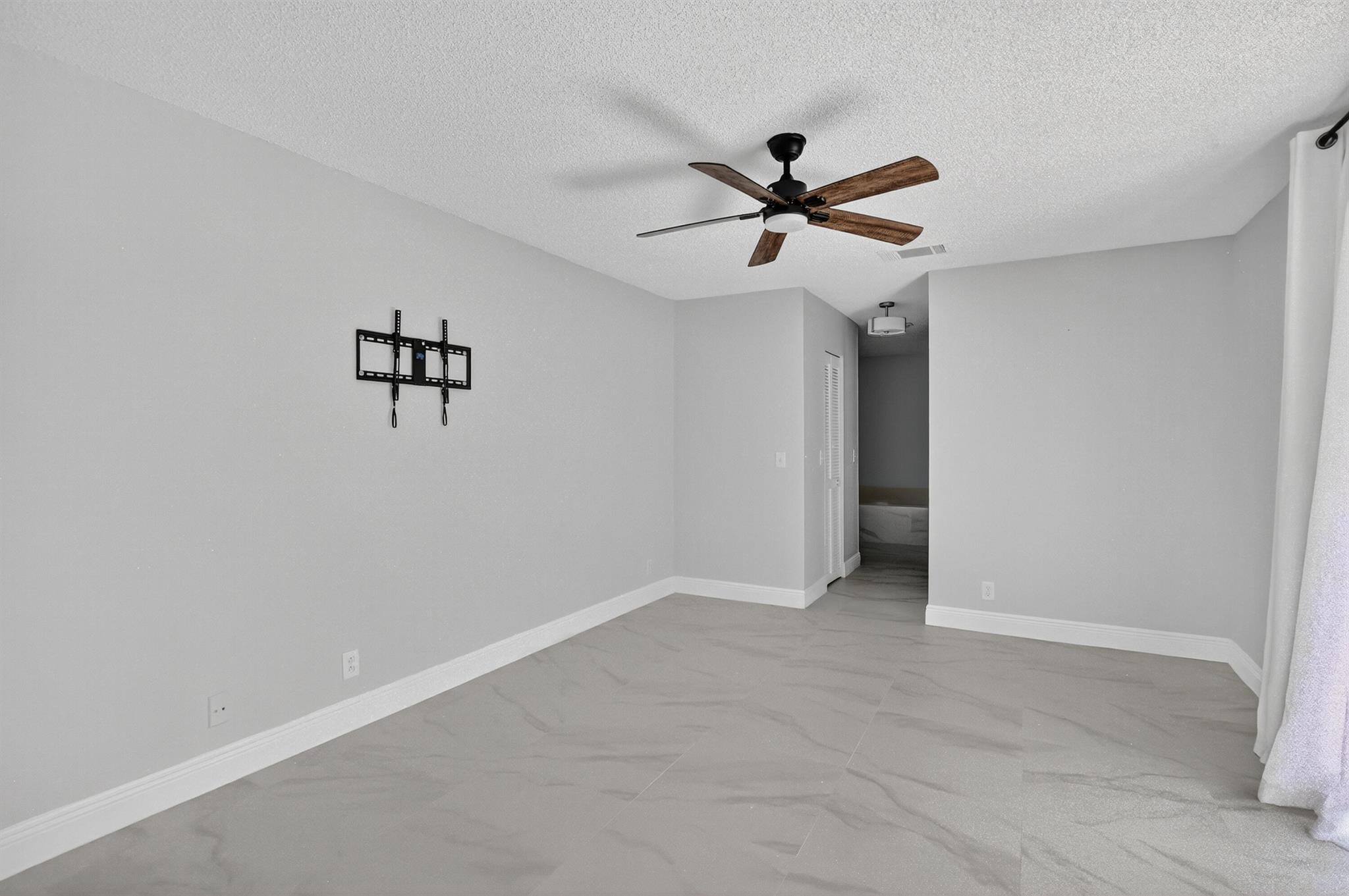 BOCA RATON HILLS SEC 2 - Residential Lease