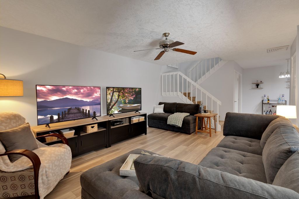 Photo of 1128 11th Terrace, Palm Beach Gardens, FL 33418 (MLS # R10970394)