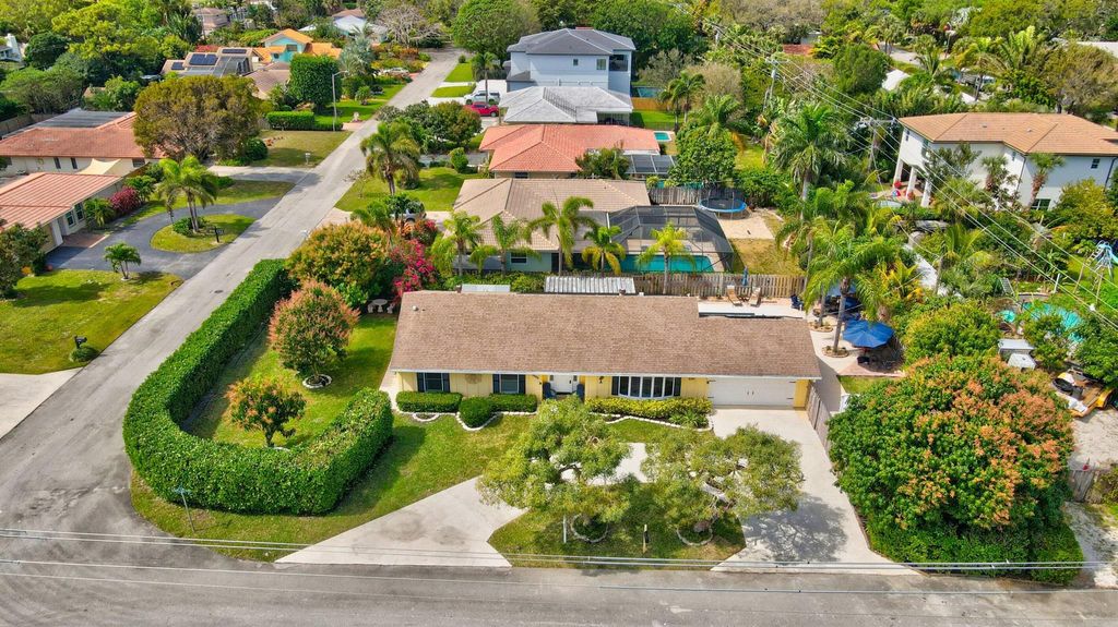 Photo of 1599 Isabel Este Road, Boca Raton, FL 33486 (MLS # R11139982)