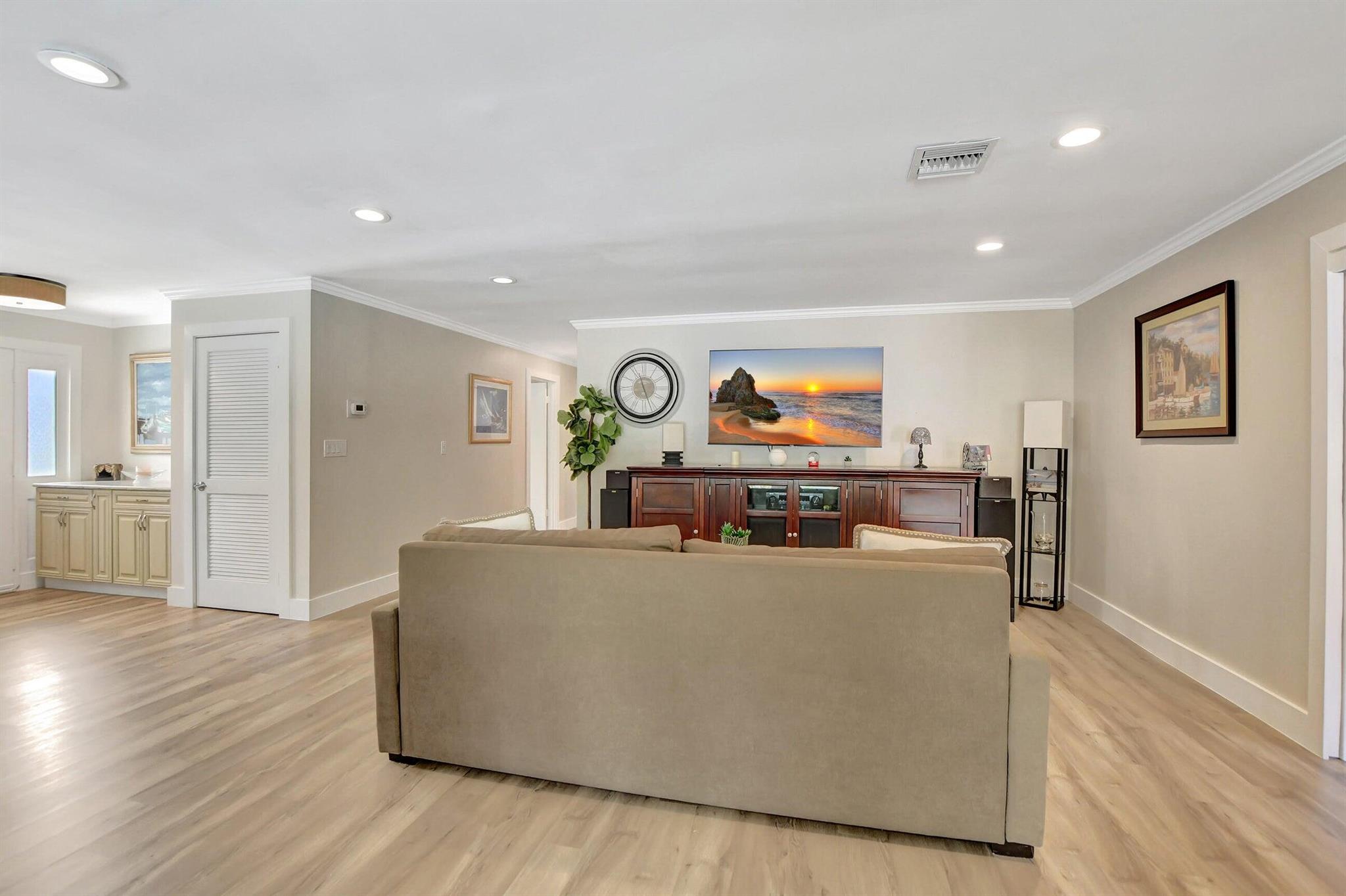 PALM BEACH FARMS - Residential Lease