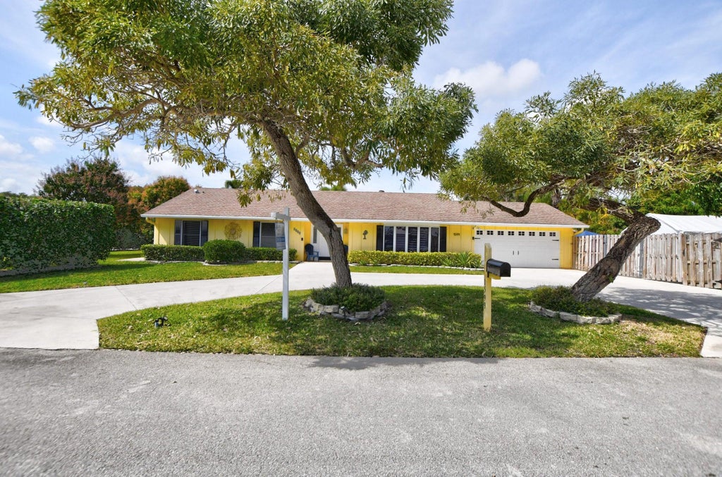 Photo of 1599 Isabel Este Road, Boca Raton, FL 33486 (MLS # R11139982)
