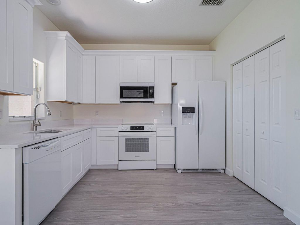 Photo of 1834 77th Drive #1834, Vero Beach, FL 32966 (MLS # F10555317)