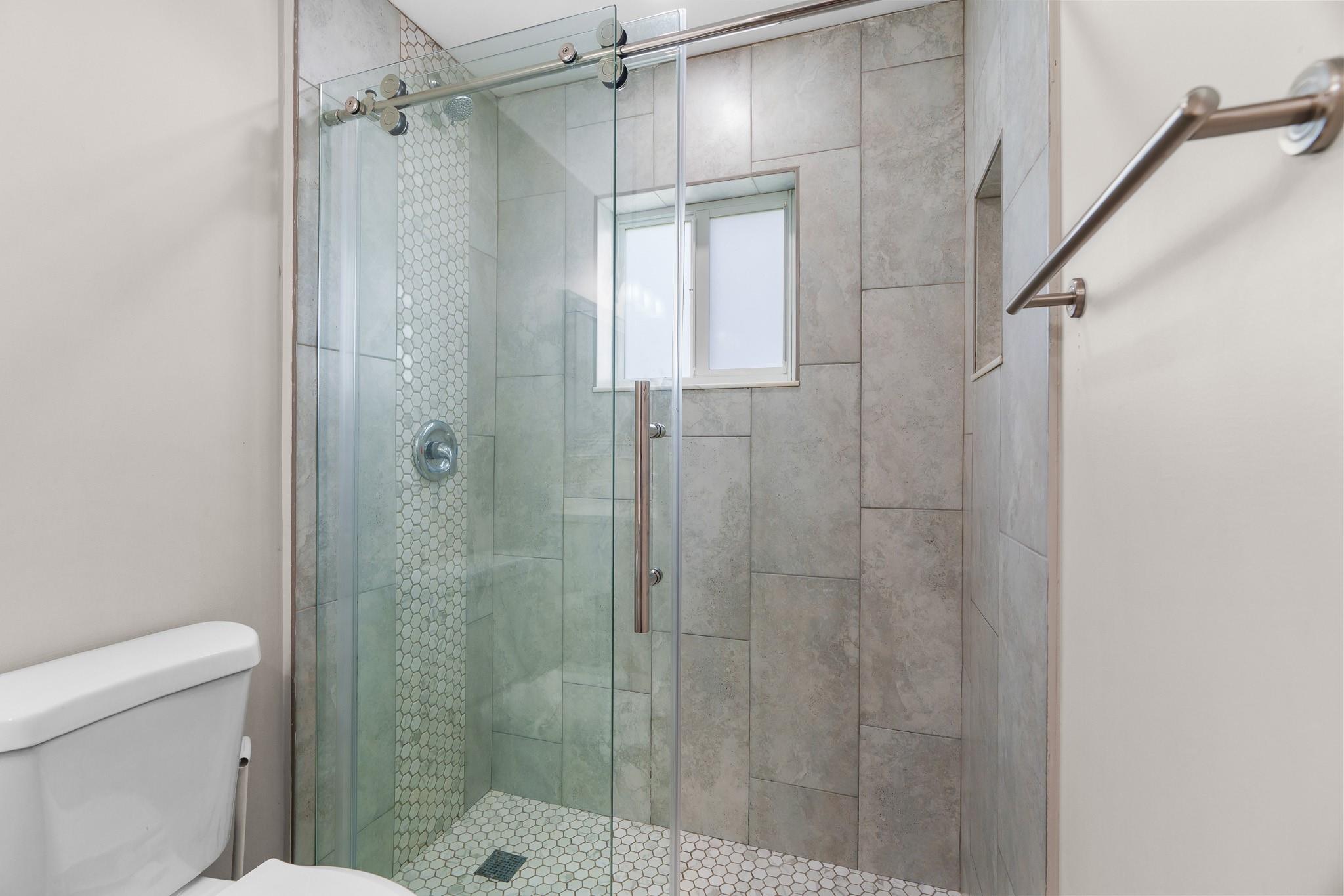 Lauderdale West 3 Sec 83- - Residential