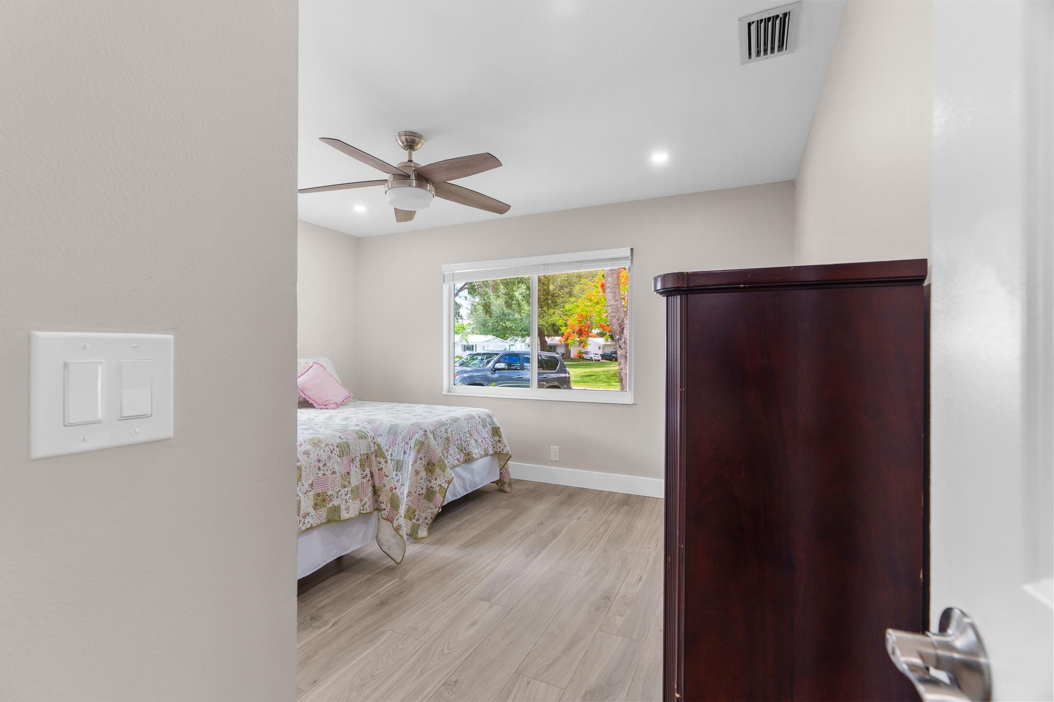 Lauderdale West 3 Sec 83- - Residential