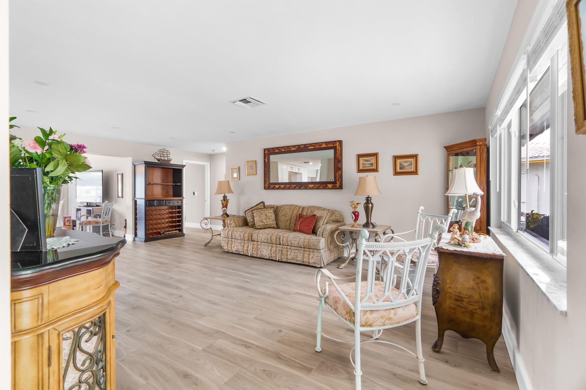 Lauderdale West 3 Sec 83- - Residential