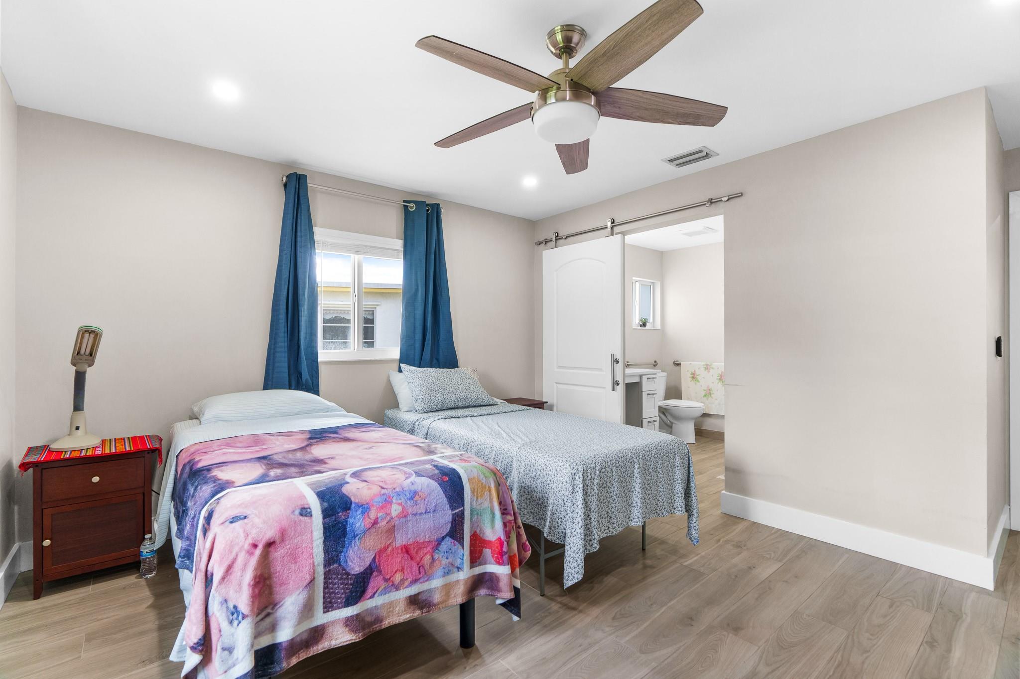 Lauderdale West 3 Sec 83- - Residential