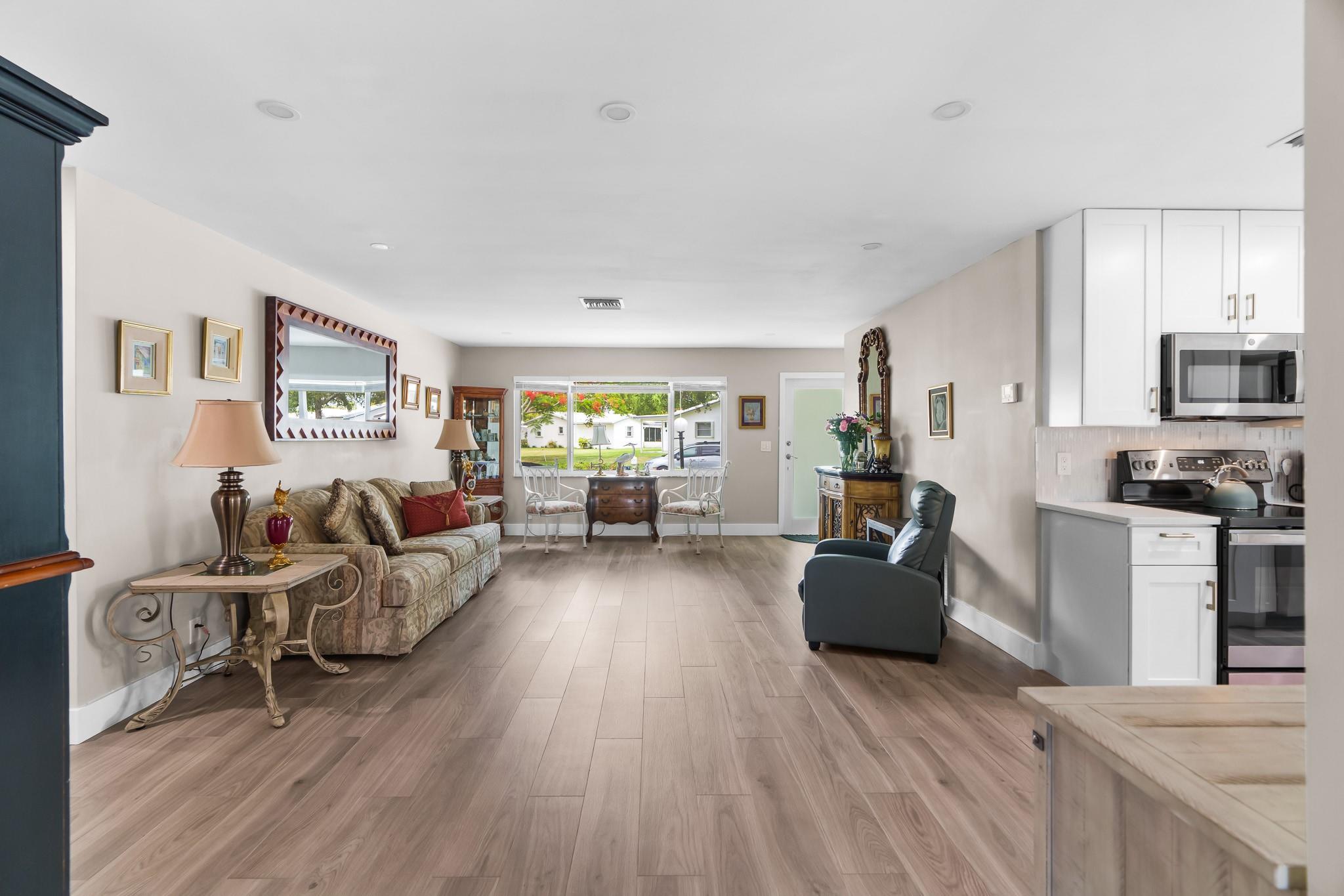 Lauderdale West 3 Sec 83- - Residential