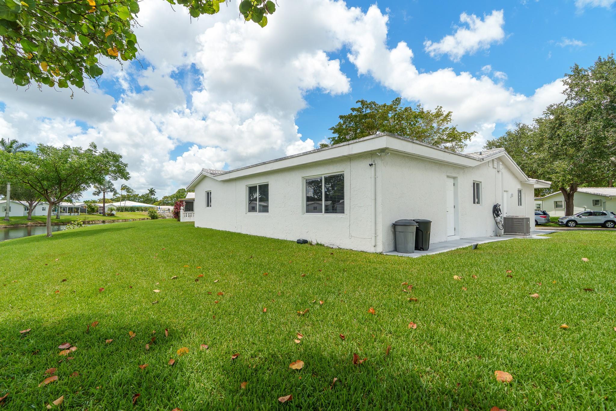 Lauderdale West 3 Sec 83- - Residential