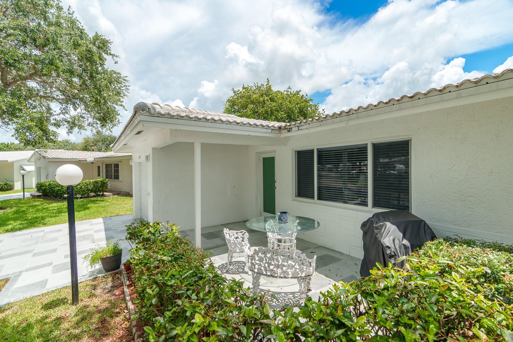 Lauderdale West 3 Sec 83- - Residential