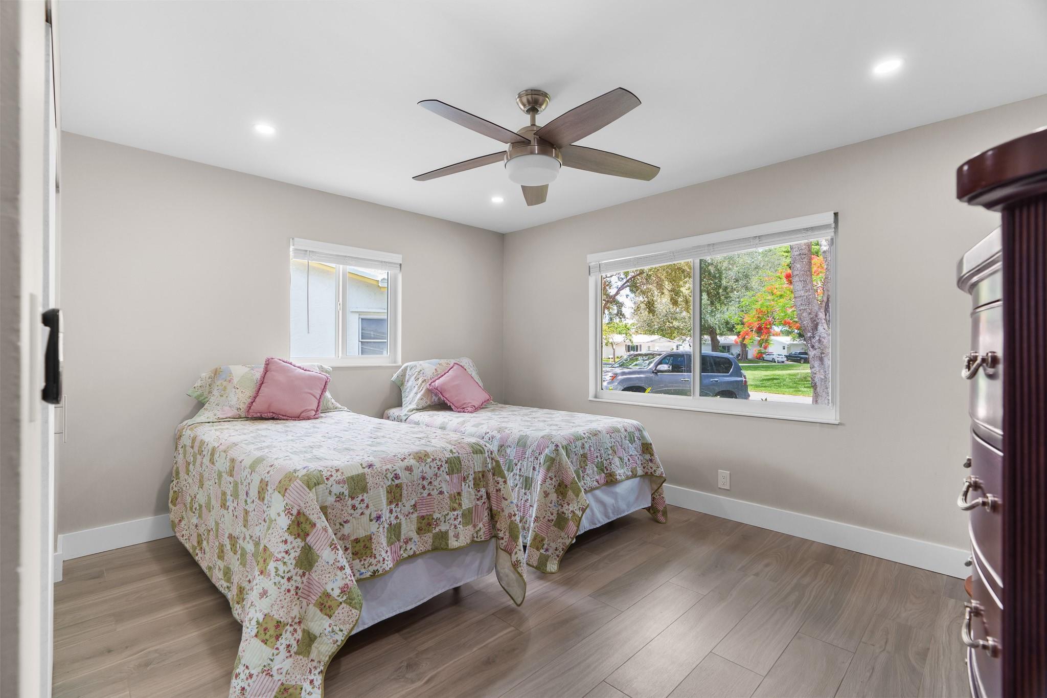 Lauderdale West 3 Sec 83- - Residential