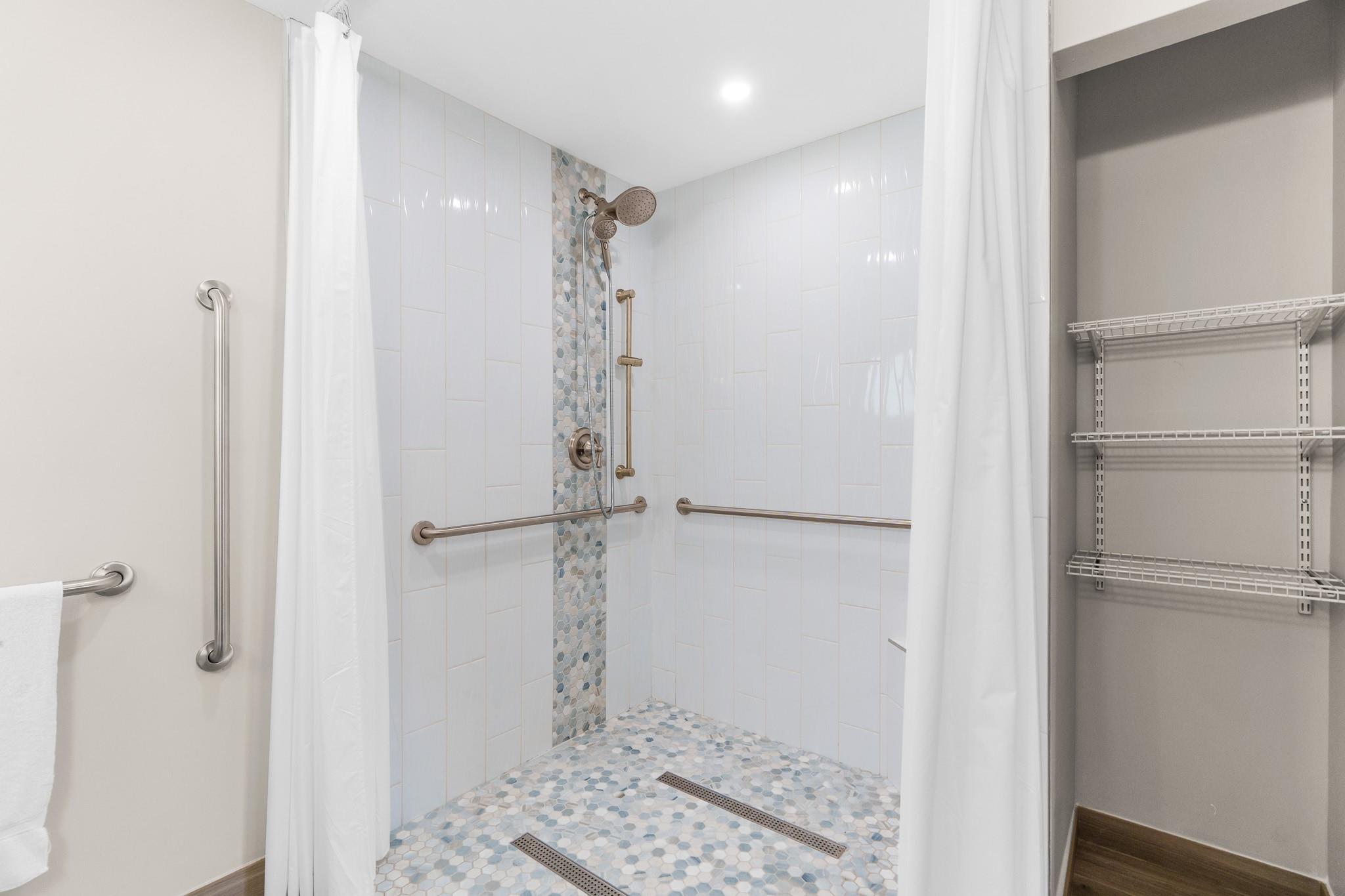 Lauderdale West 3 Sec 83- - Residential