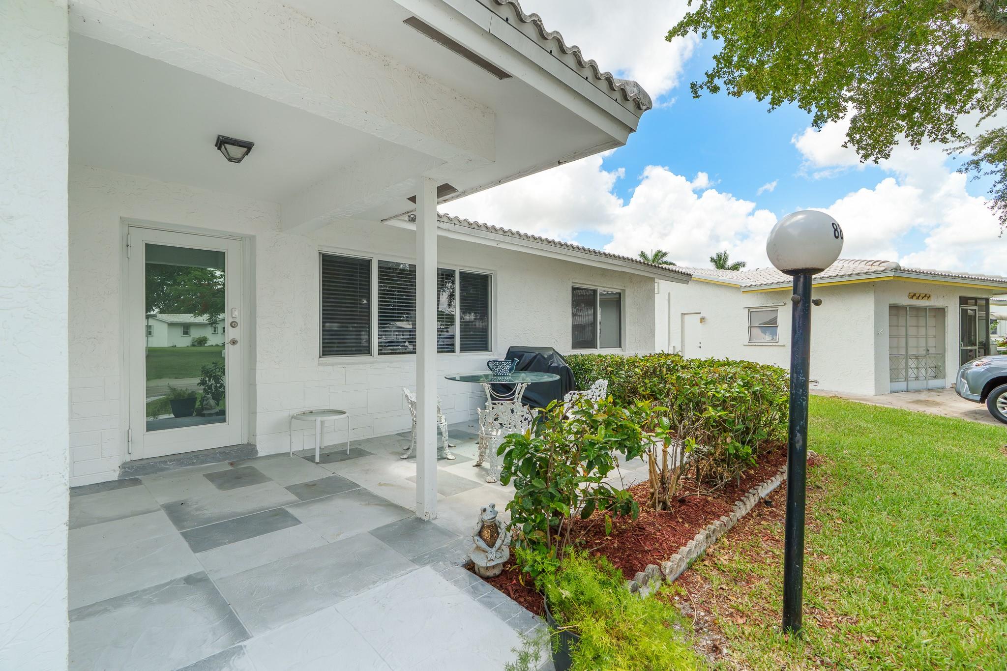 Lauderdale West 3 Sec 83- - Residential
