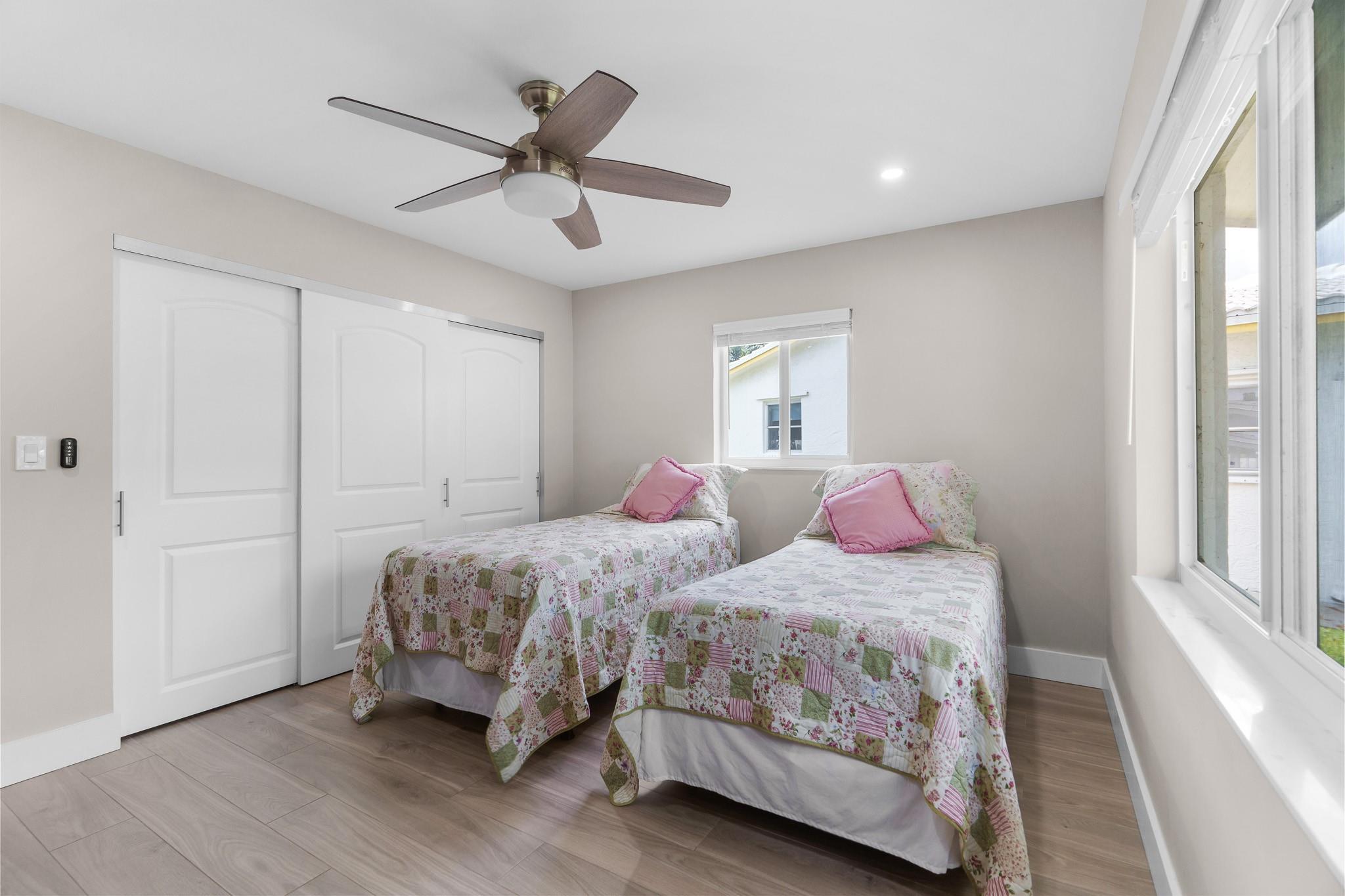 Lauderdale West 3 Sec 83- - Residential