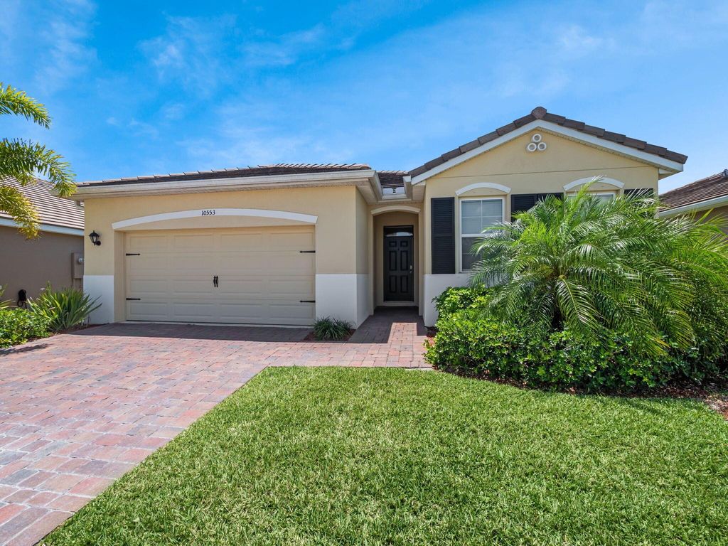 Photo of 10553 SW Toren Way, Port Saint Lucie, FL 34987 (MLS # R10986426)