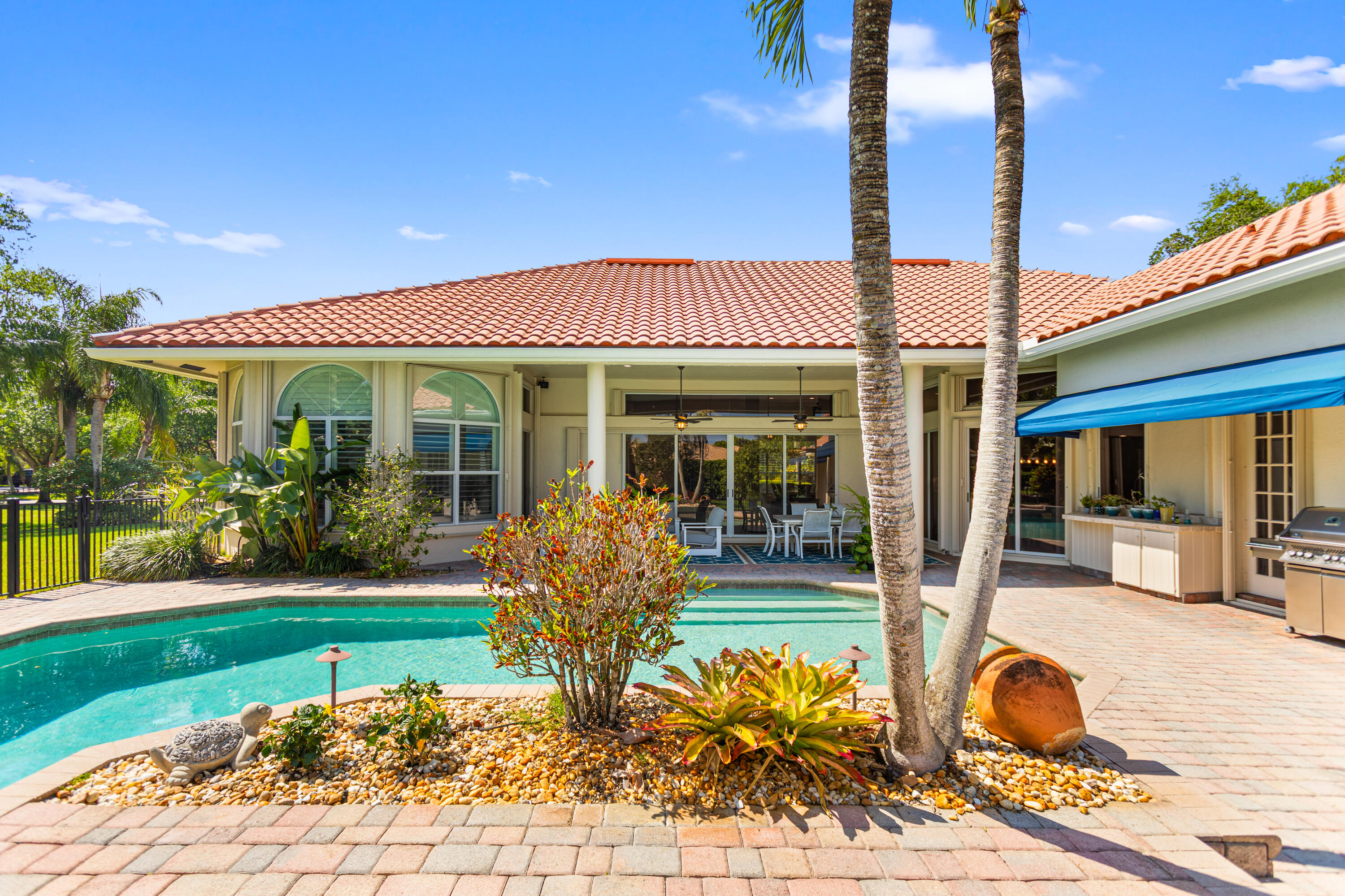 PARKLAND LAKES - Residential