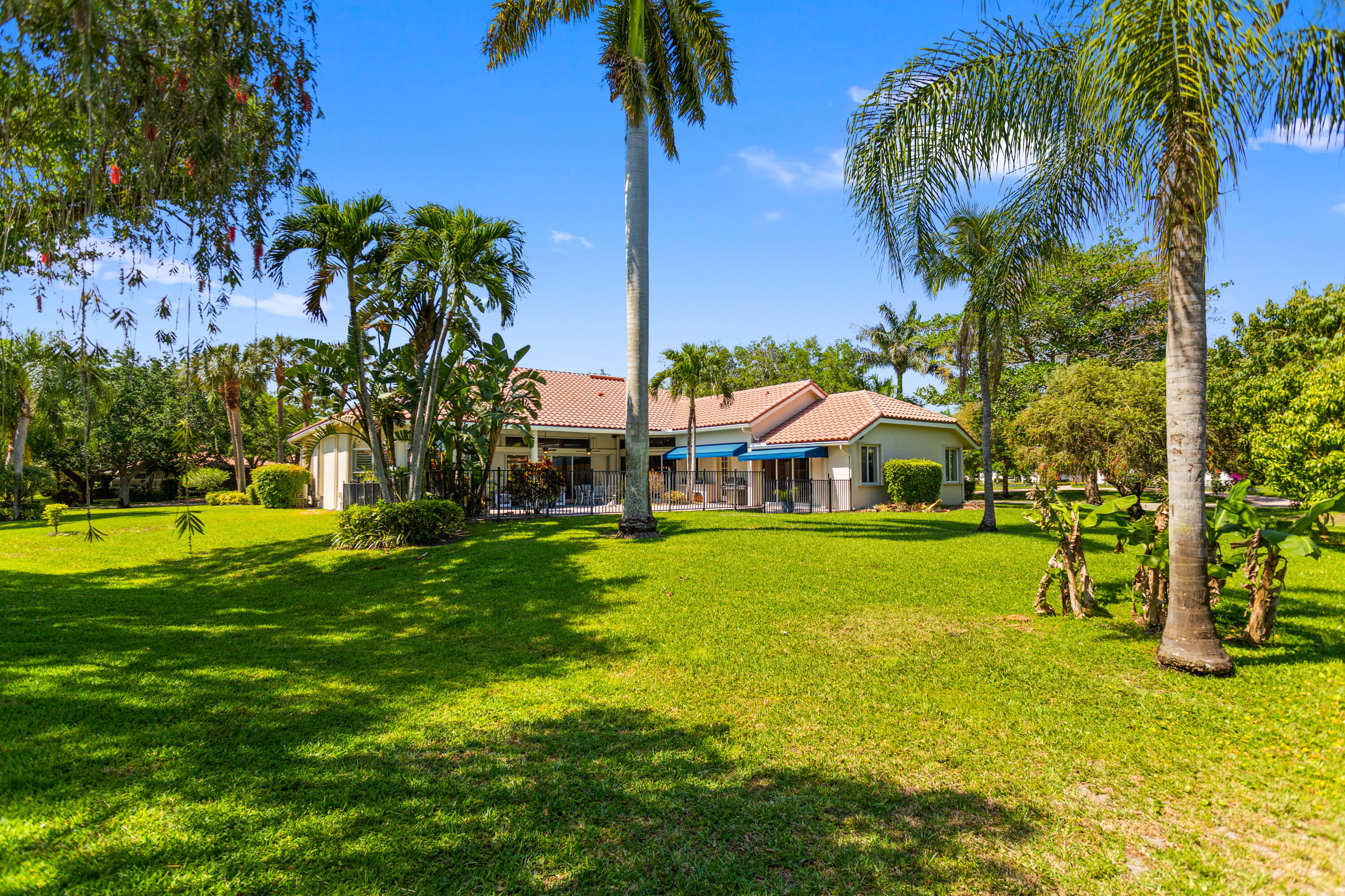 PARKLAND LAKES - Residential