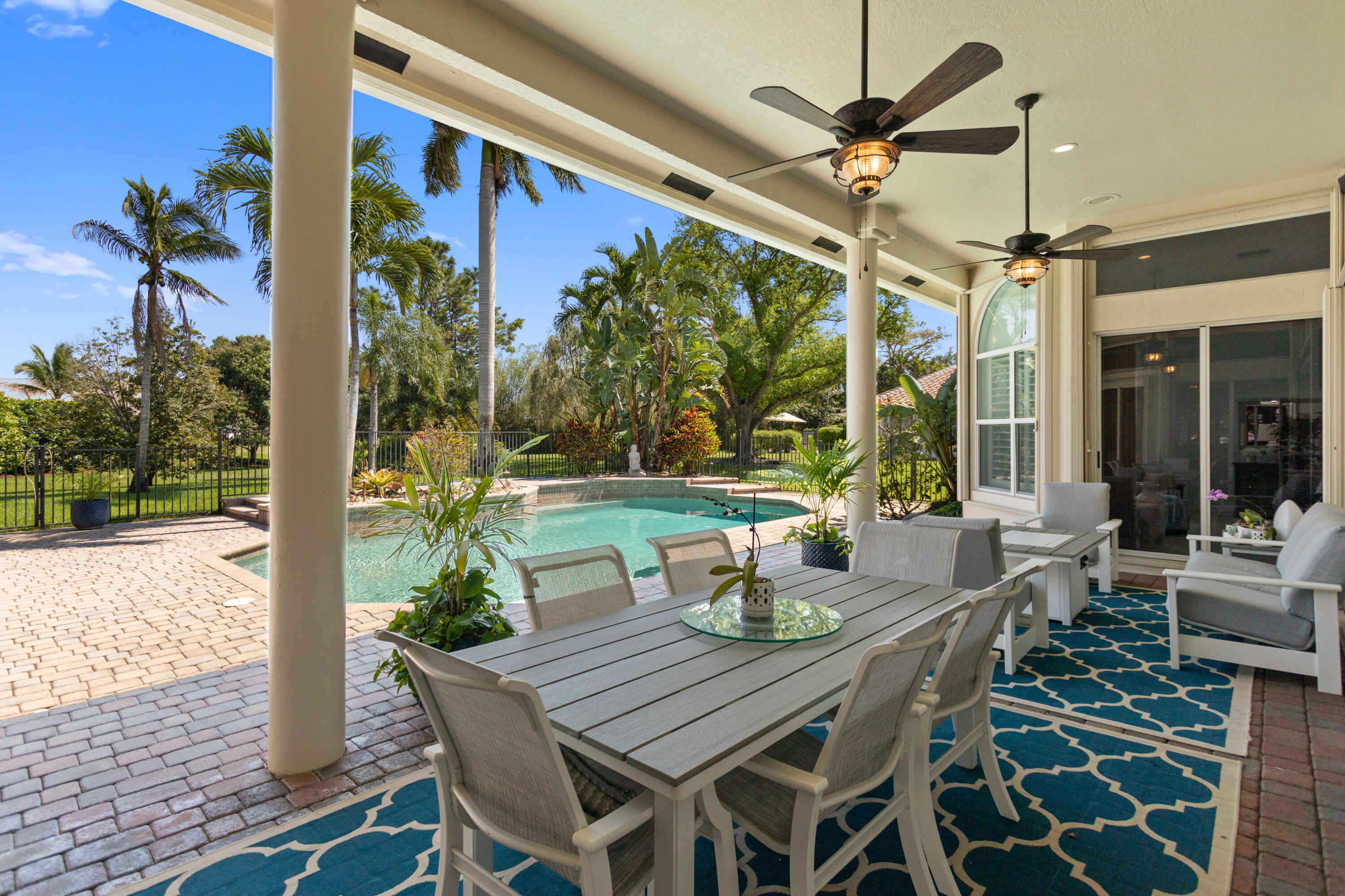 PARKLAND LAKES - Residential