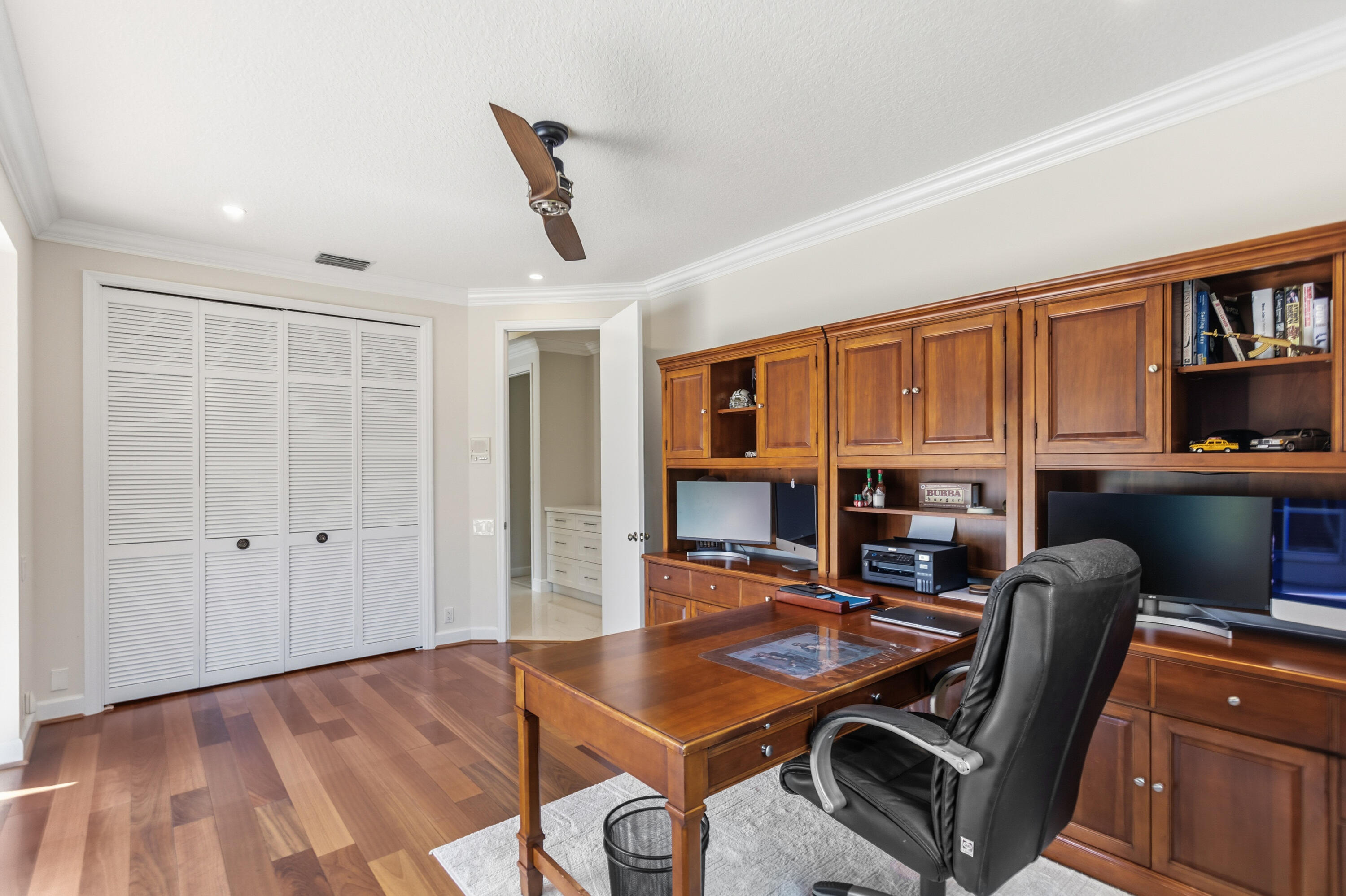 PARKLAND LAKES - Residential