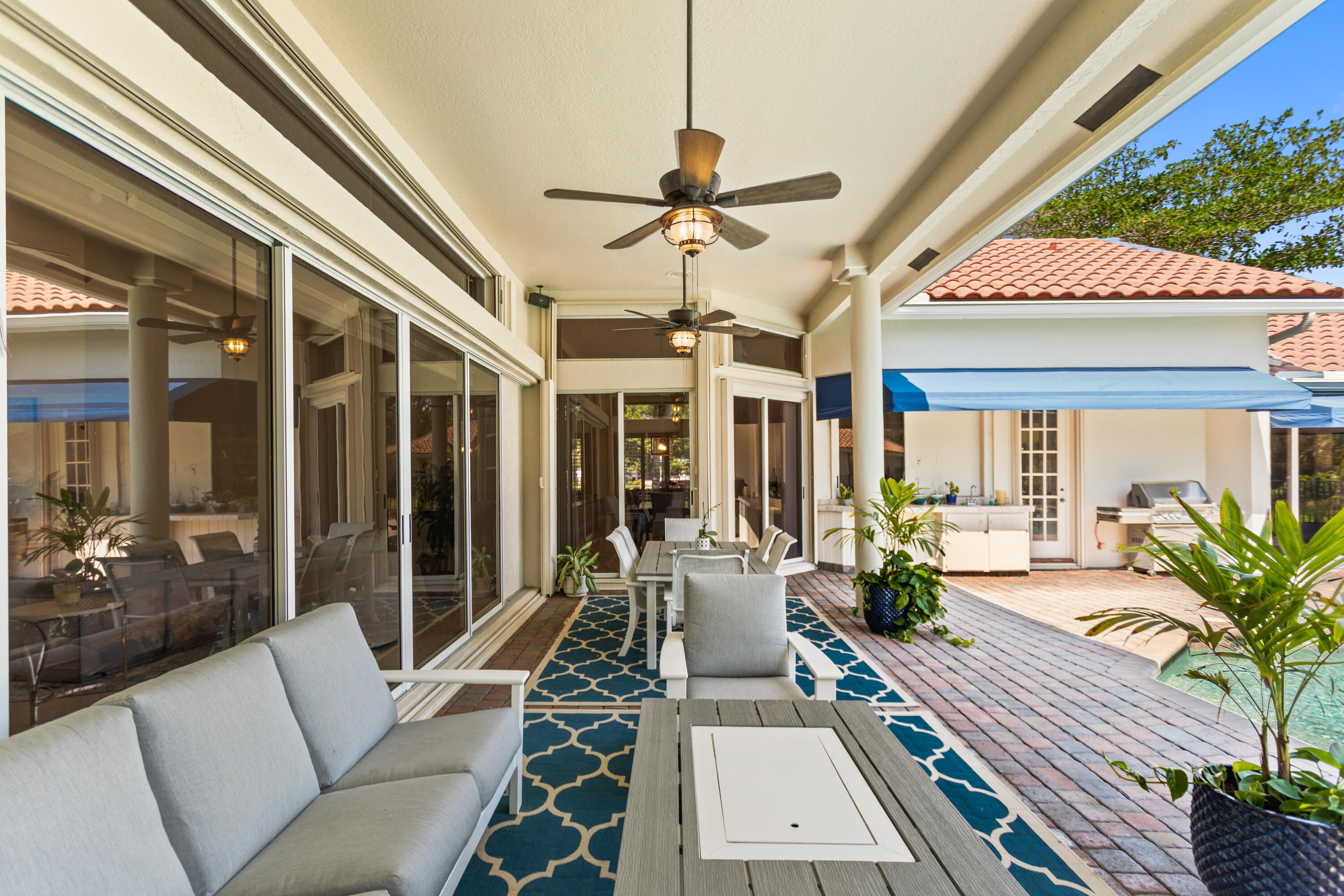 PARKLAND LAKES - Residential